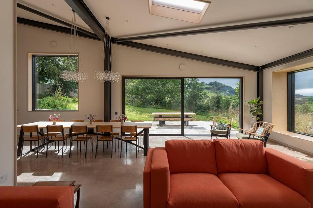 Three-Bedroom House photo 2