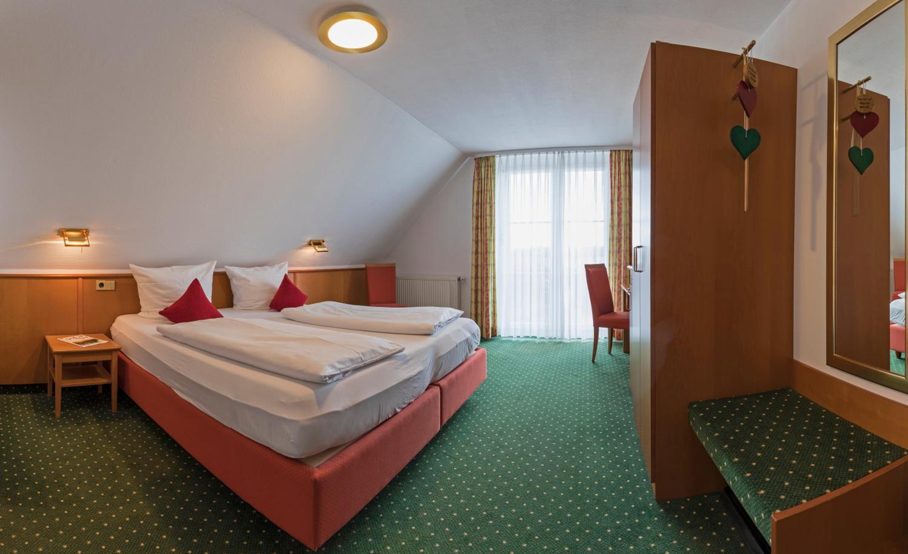 Deluxe Double or Twin Room - Photo 3