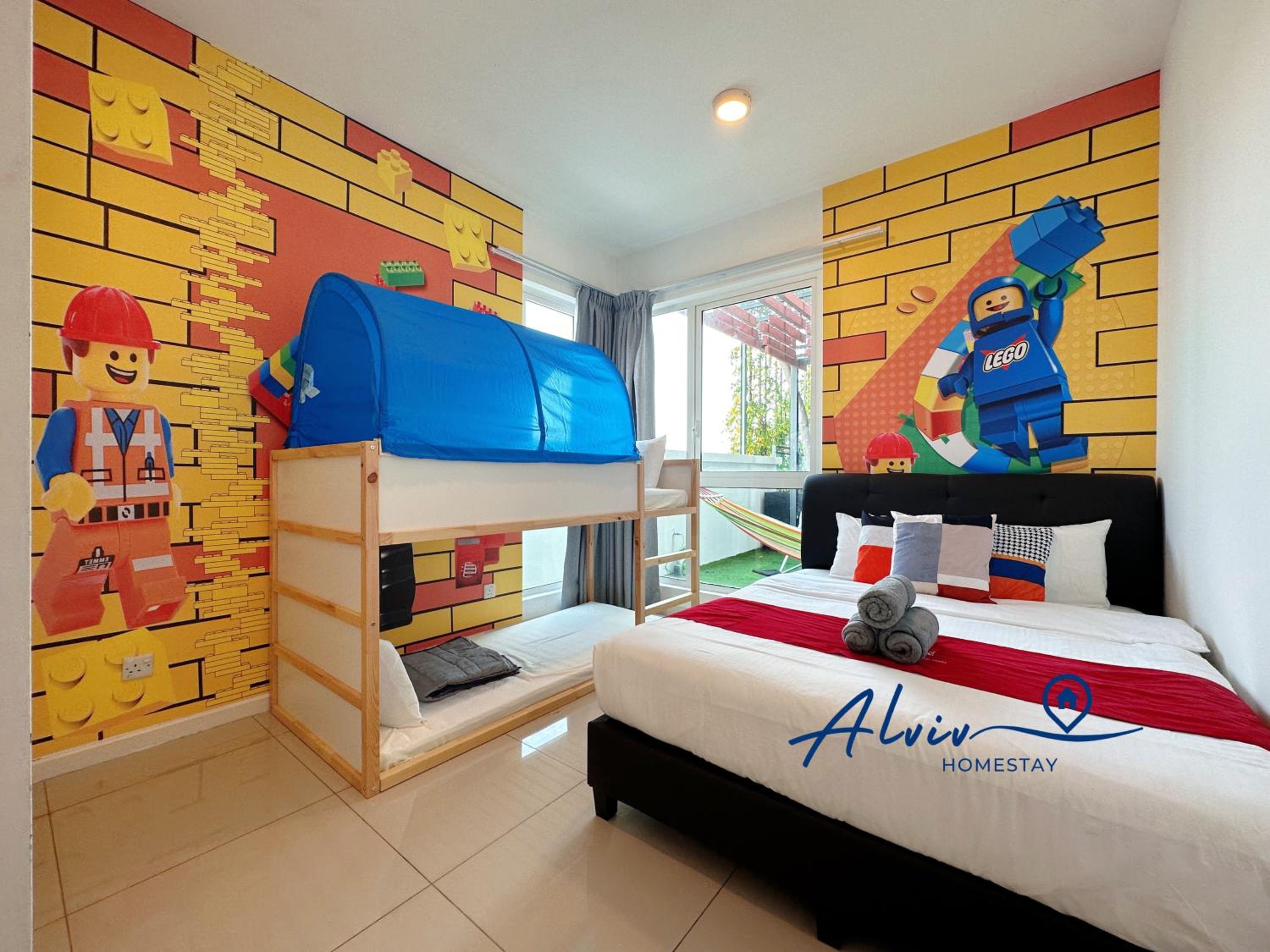 Three-Bedroom Kids Theme Apartment with Big Playground Balcony photo 3