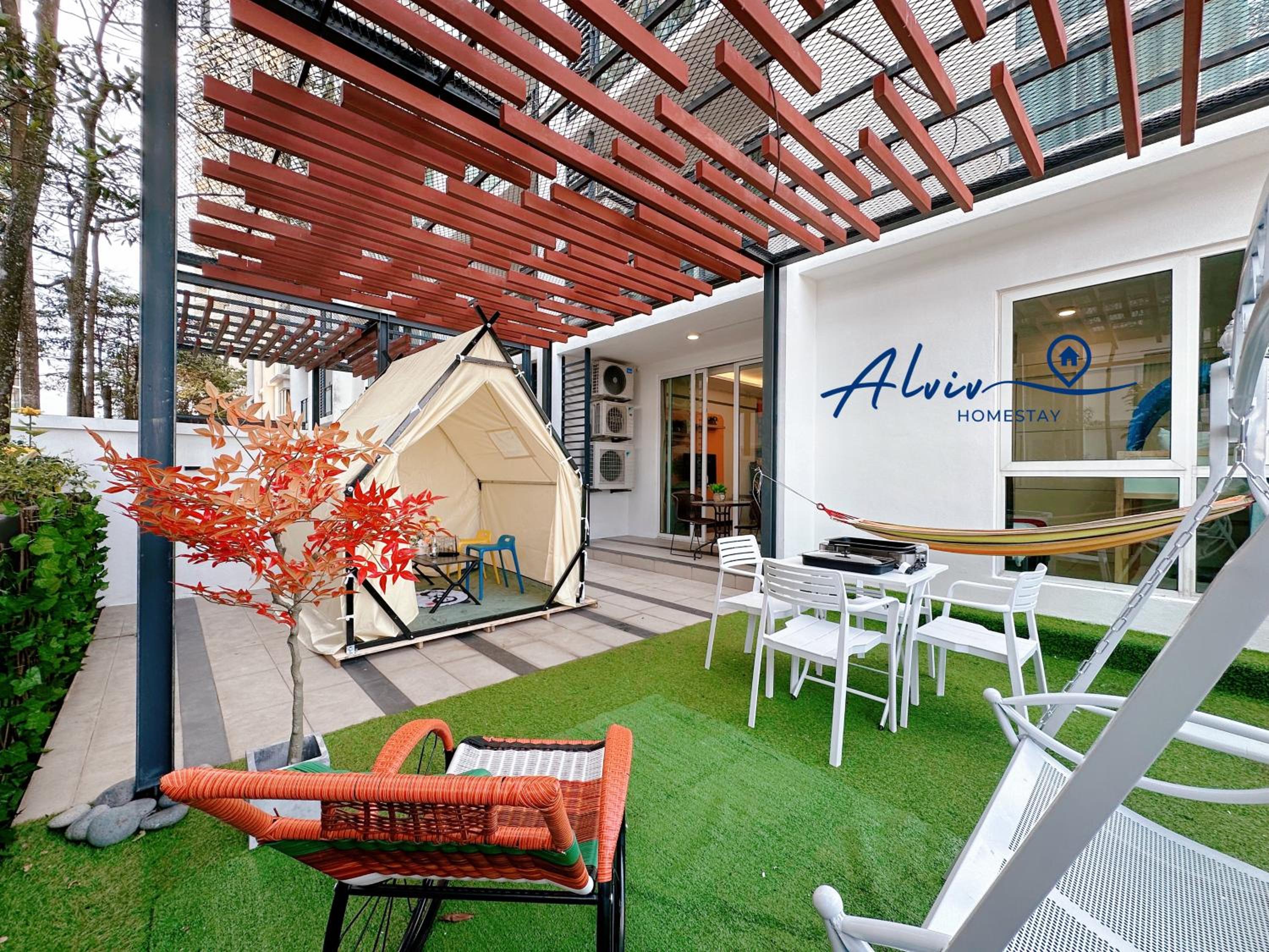 Three-Bedroom Kids Theme Apartment with Big Playground Balcony