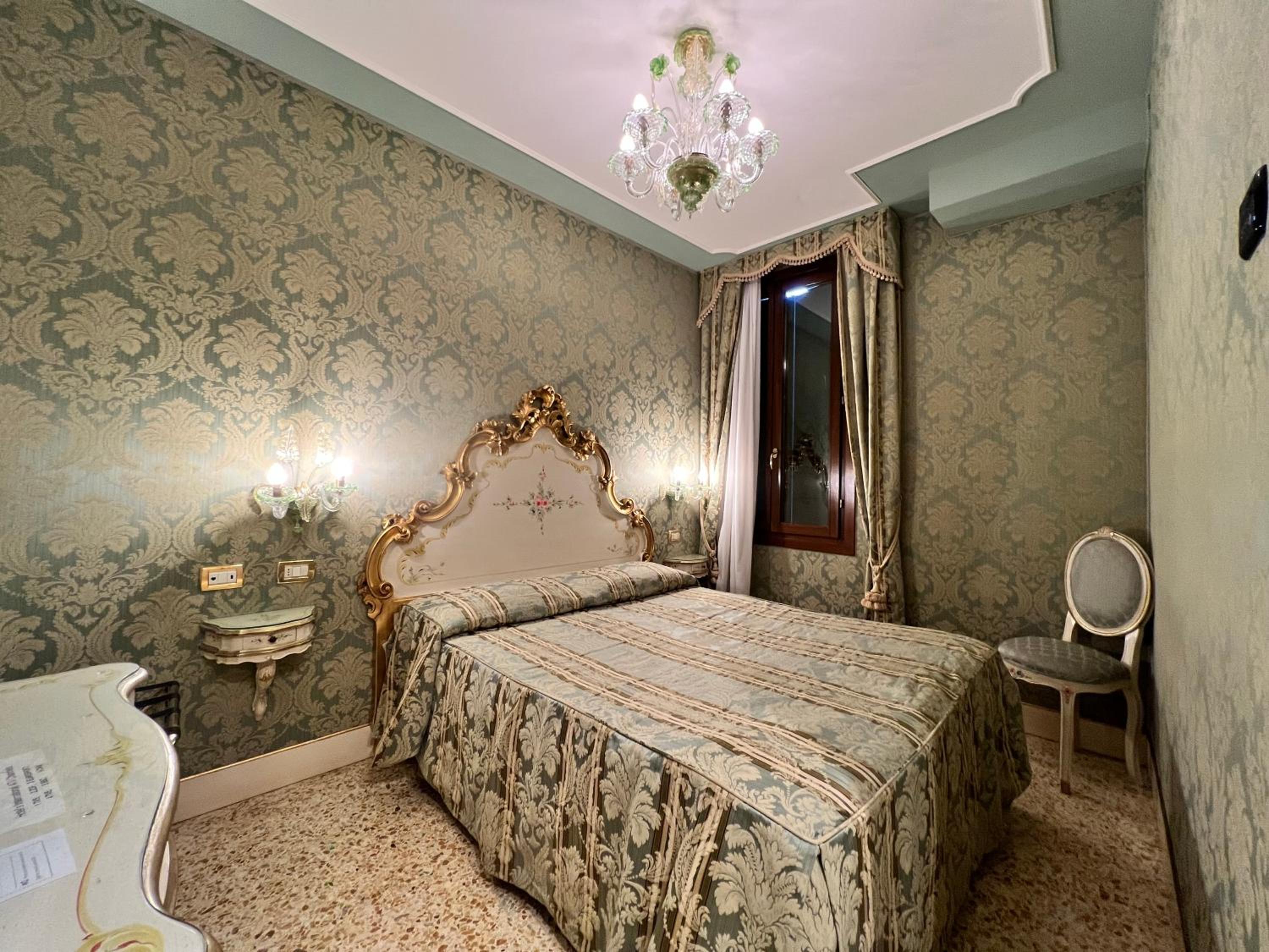 Classic Double Room photo 1