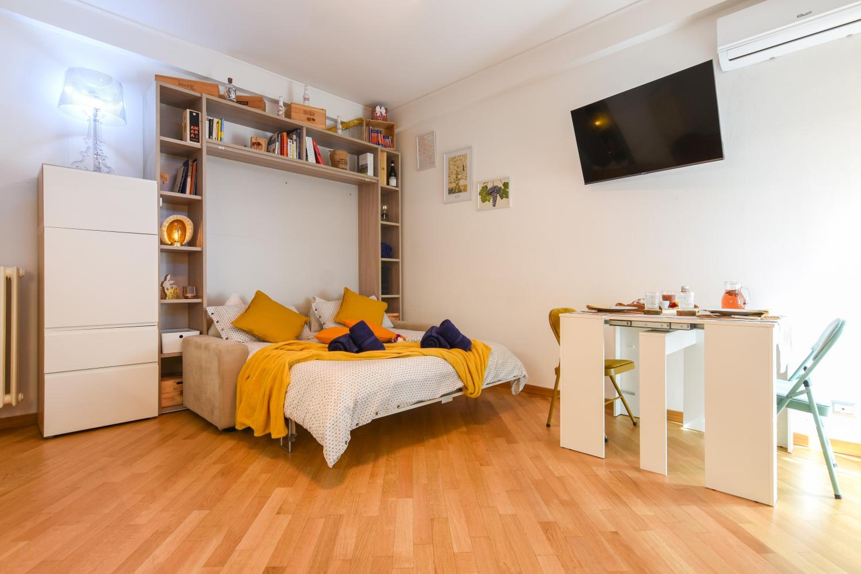 Studio Apartment