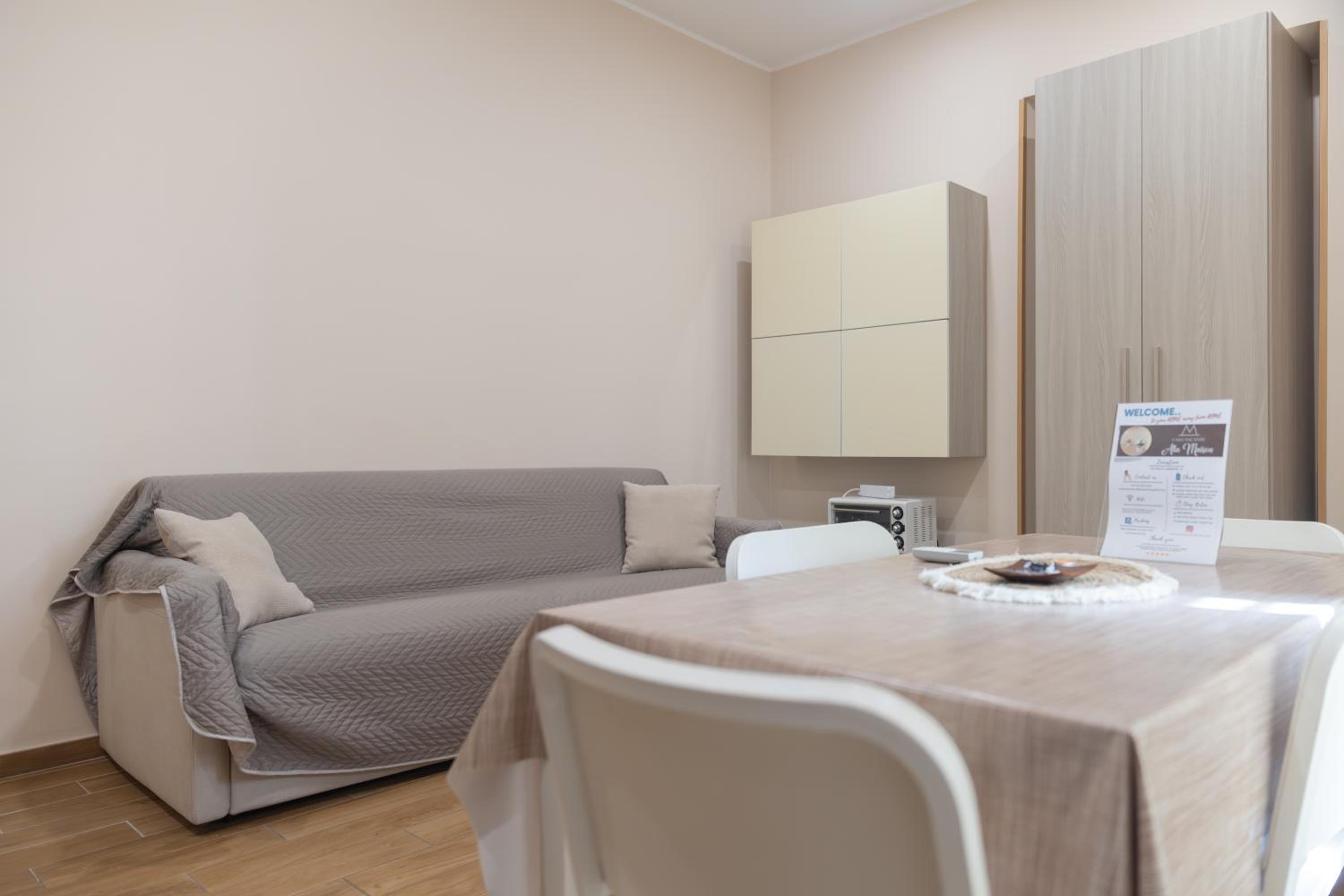 One-Bedroom Apartment photo 3