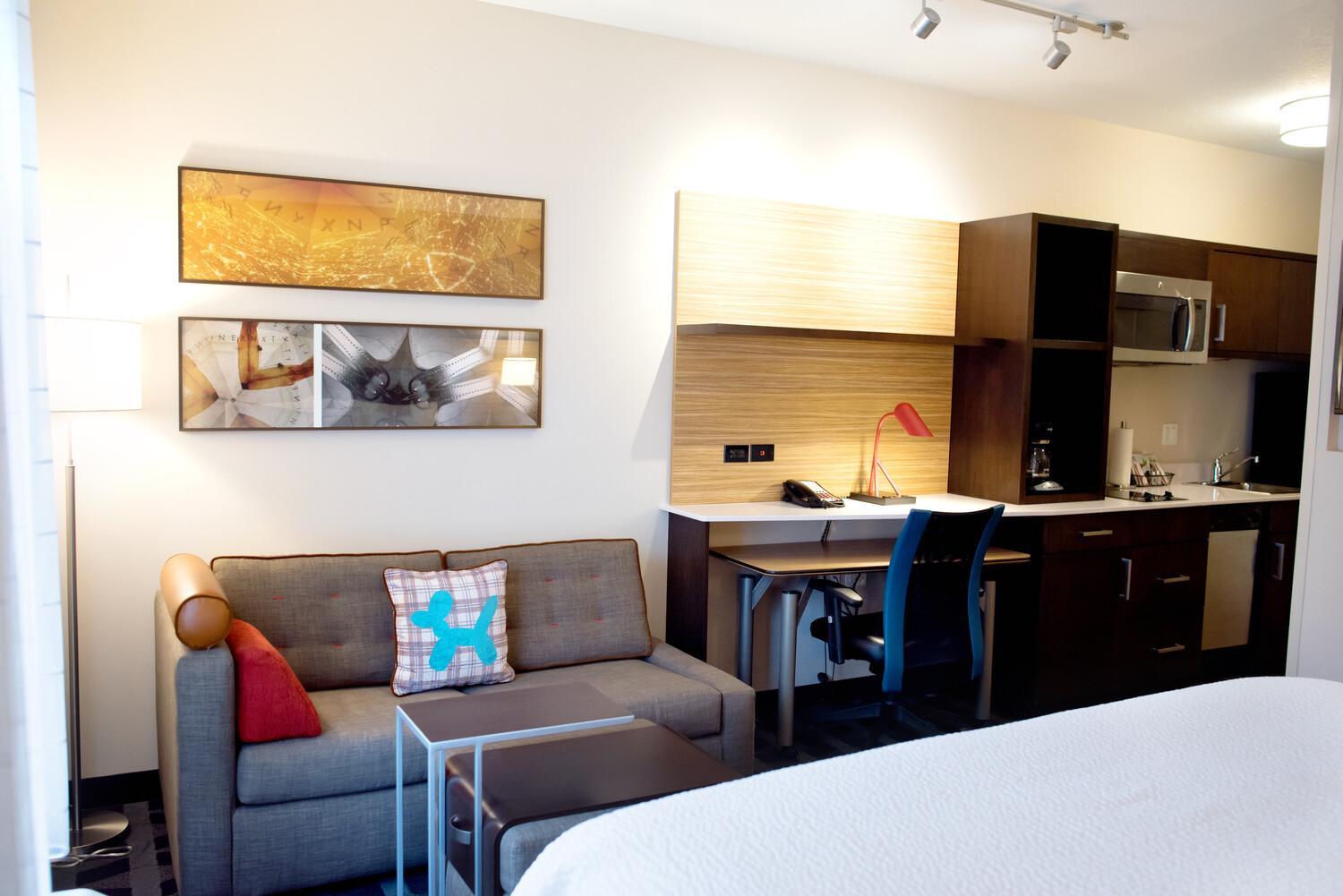 King Studio with Sofa Bed - Hearing Accessible photo 1