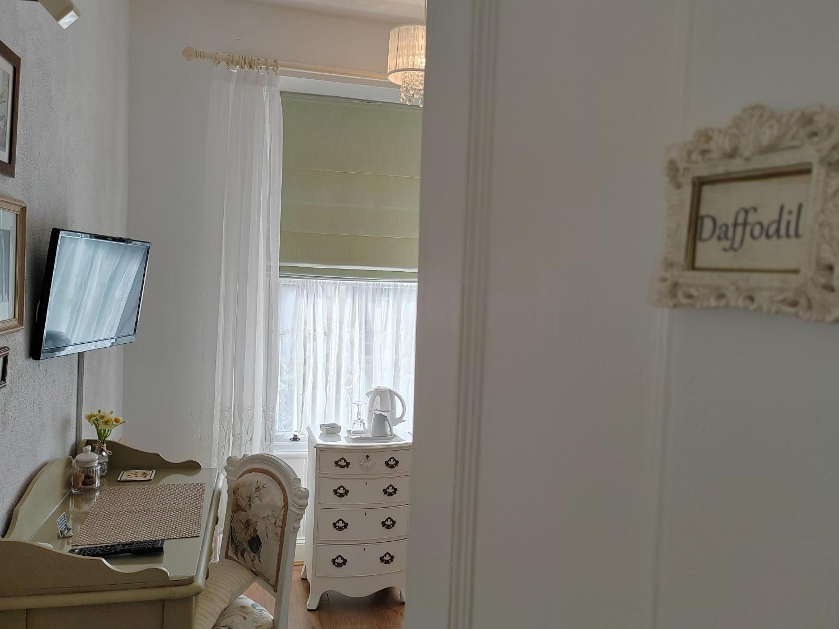 Single Room with Private External Bathroom
