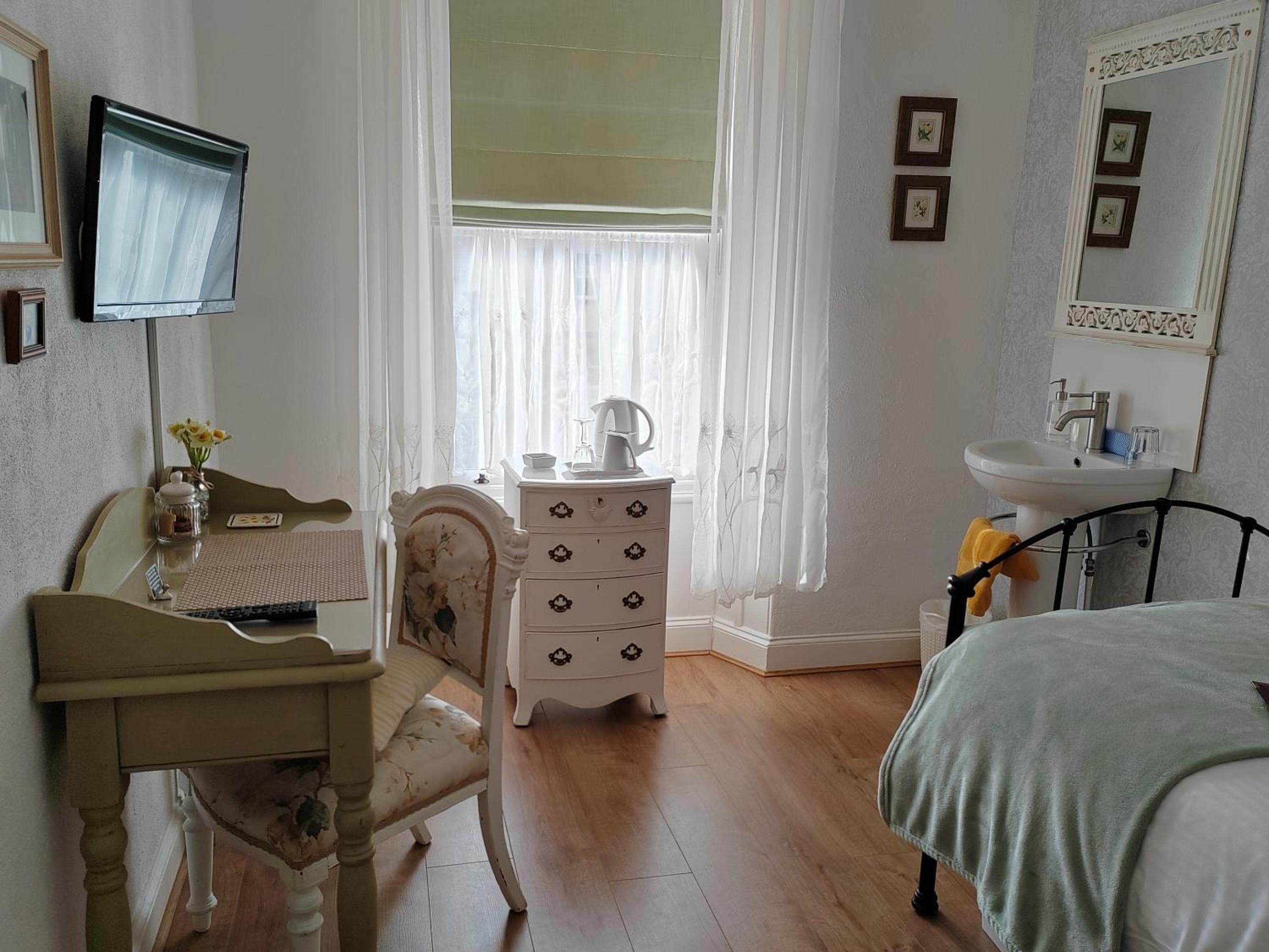 Single Room with Private External Bathroom photo 3