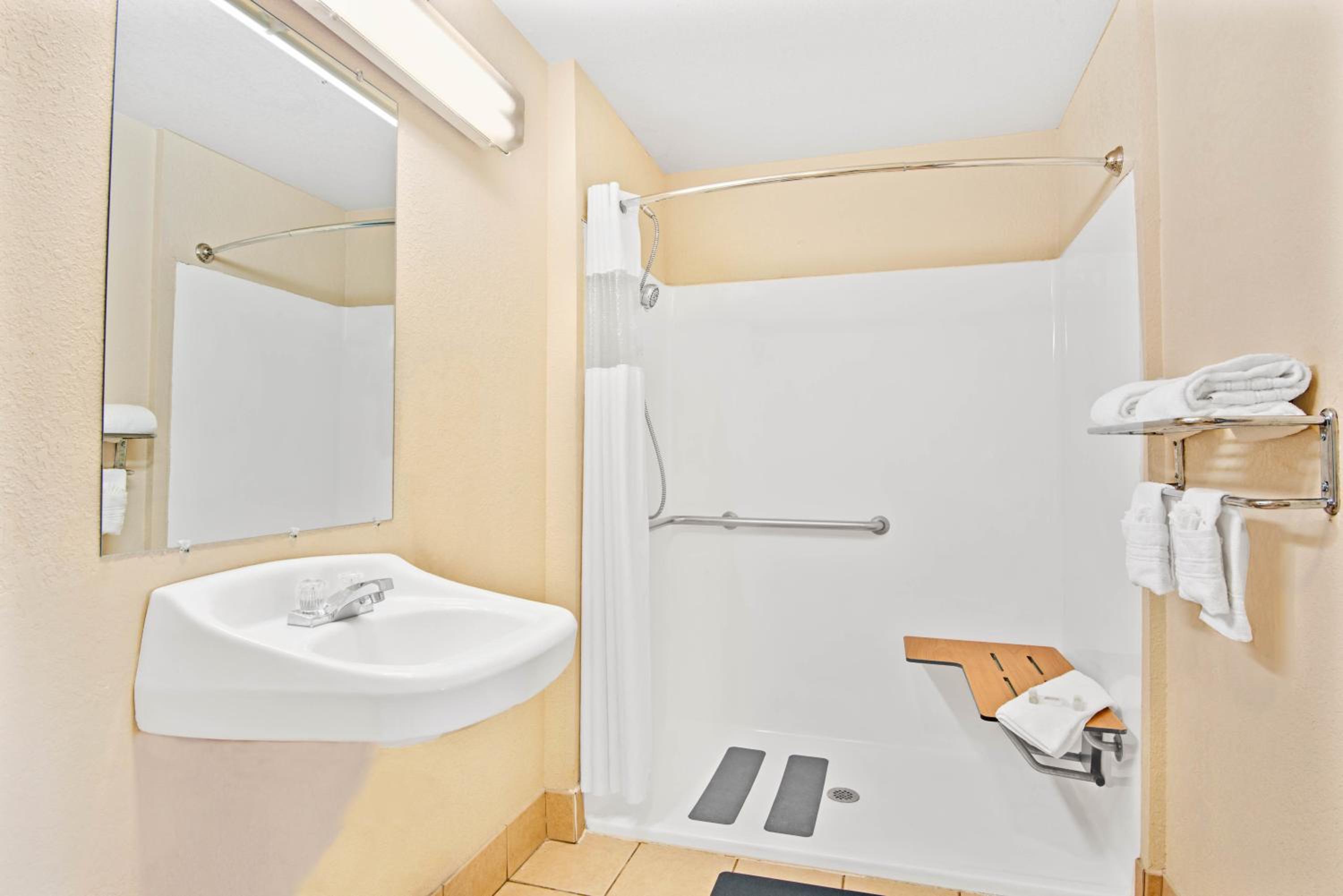 Studio Suite - Non-Smoking - Photo 1