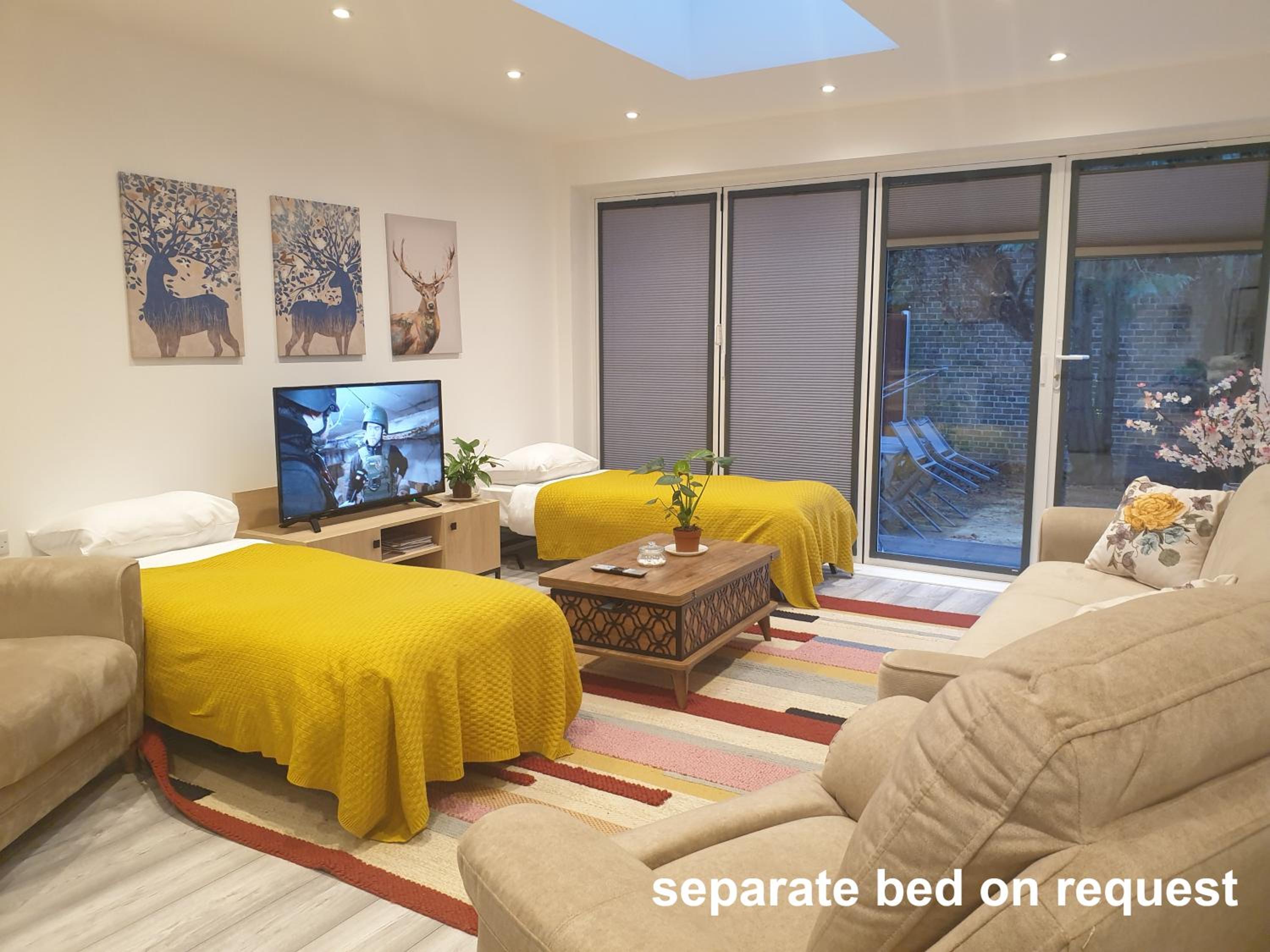 One-Bedroom Apartment photo 1