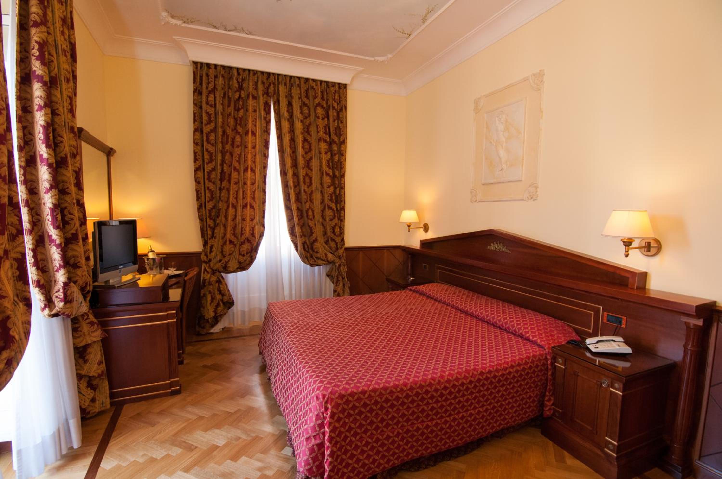 Deluxe Double Room photo 2