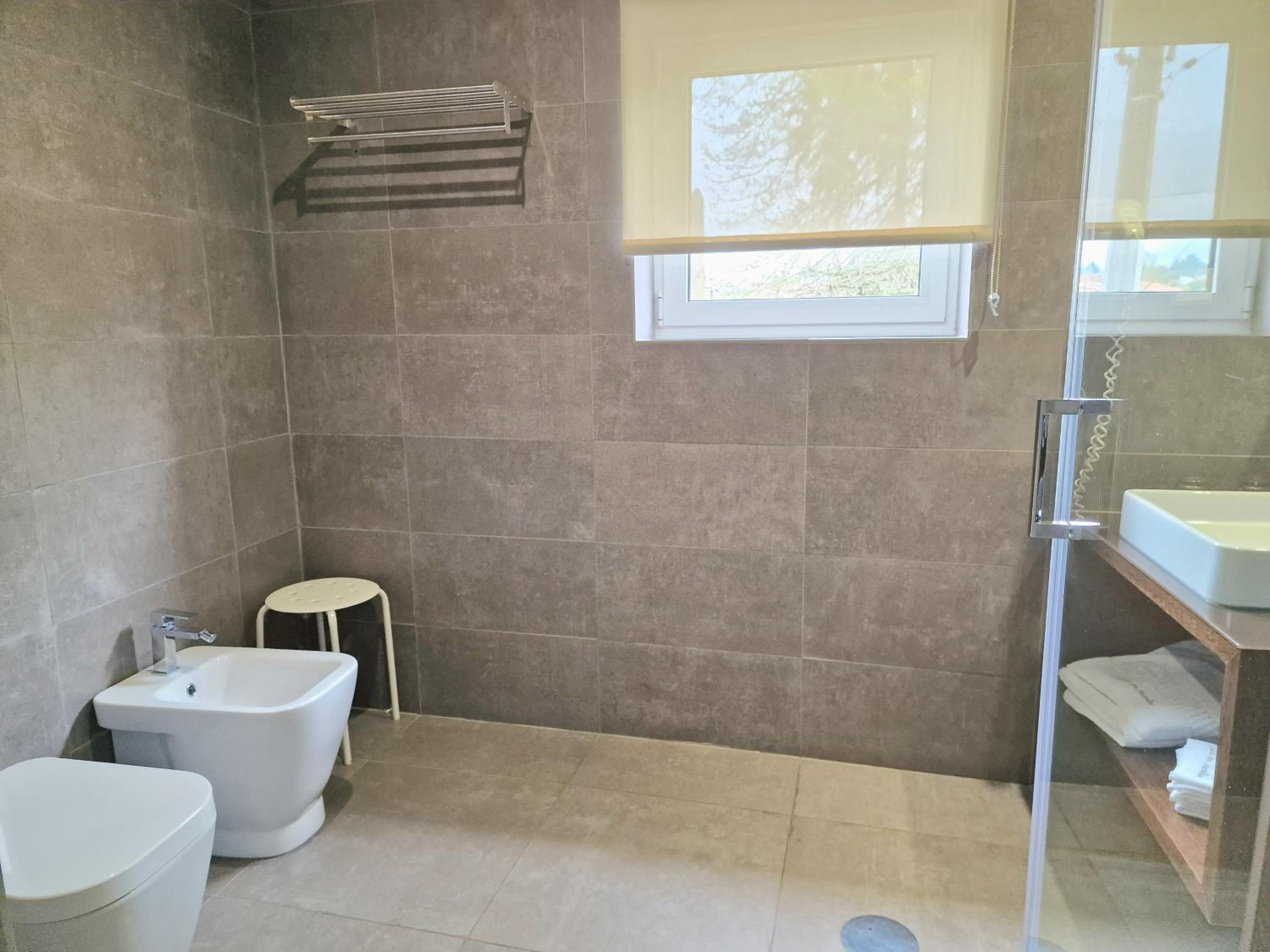 Double Room - Photo 7