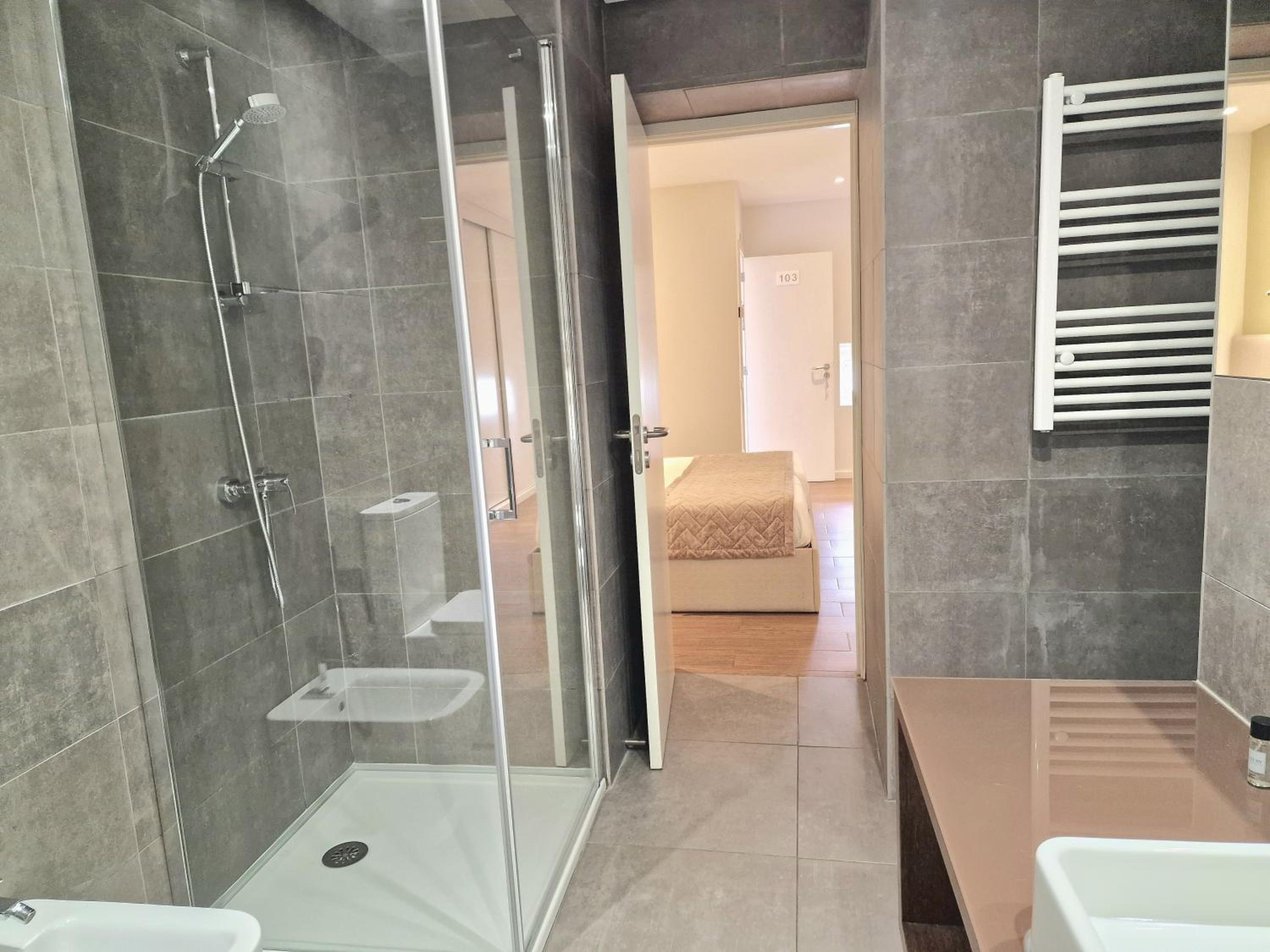 Standard Twin Room - Photo 12