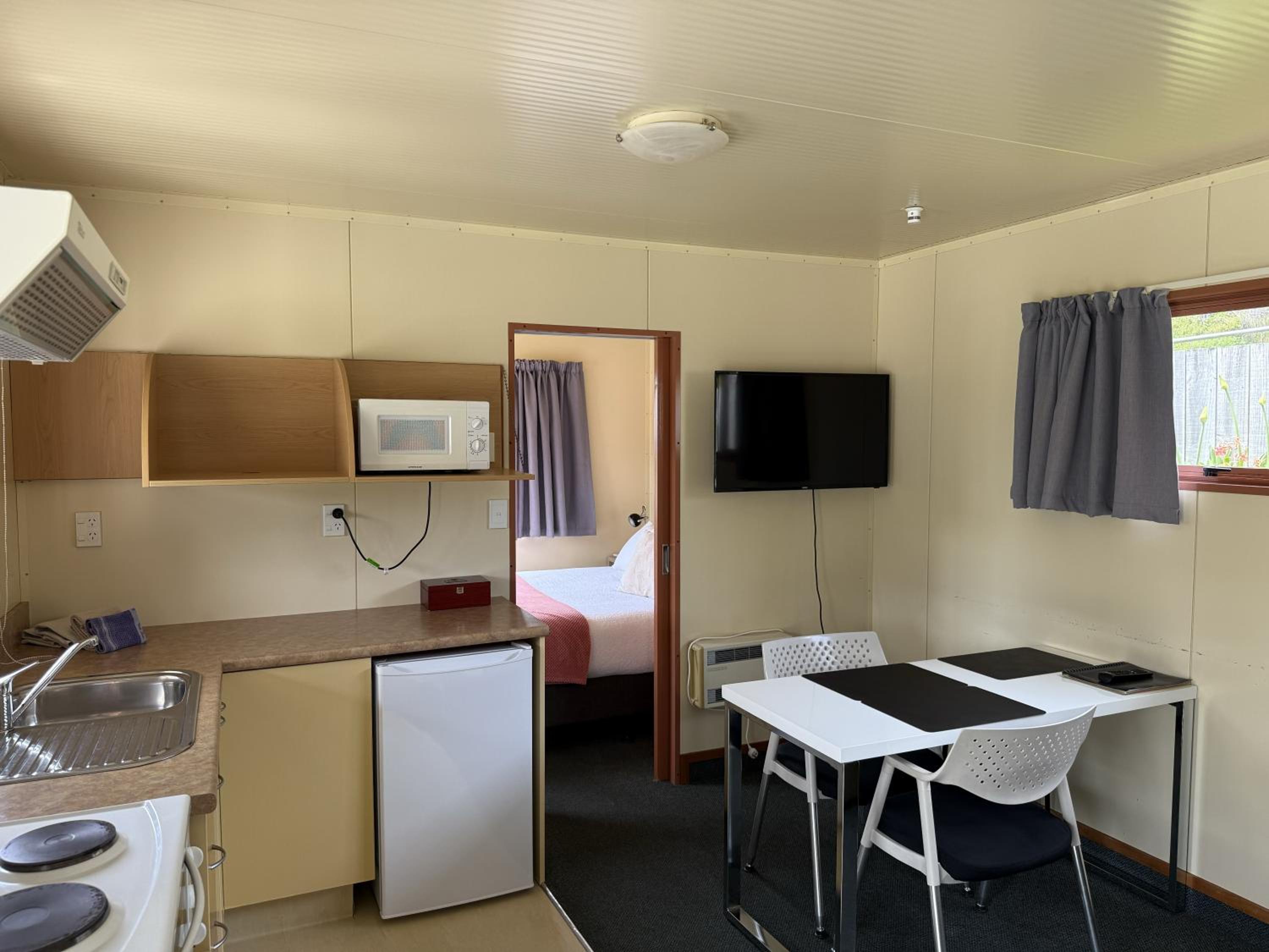 One-Bedroom Self contained Unit, photo 6