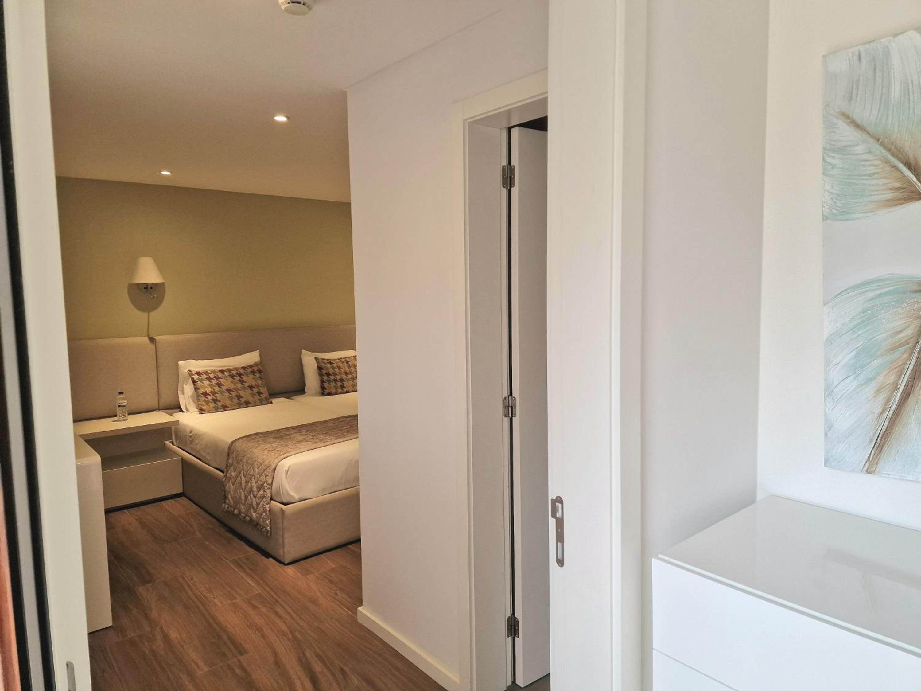 Standard Twin Room - Photo 13