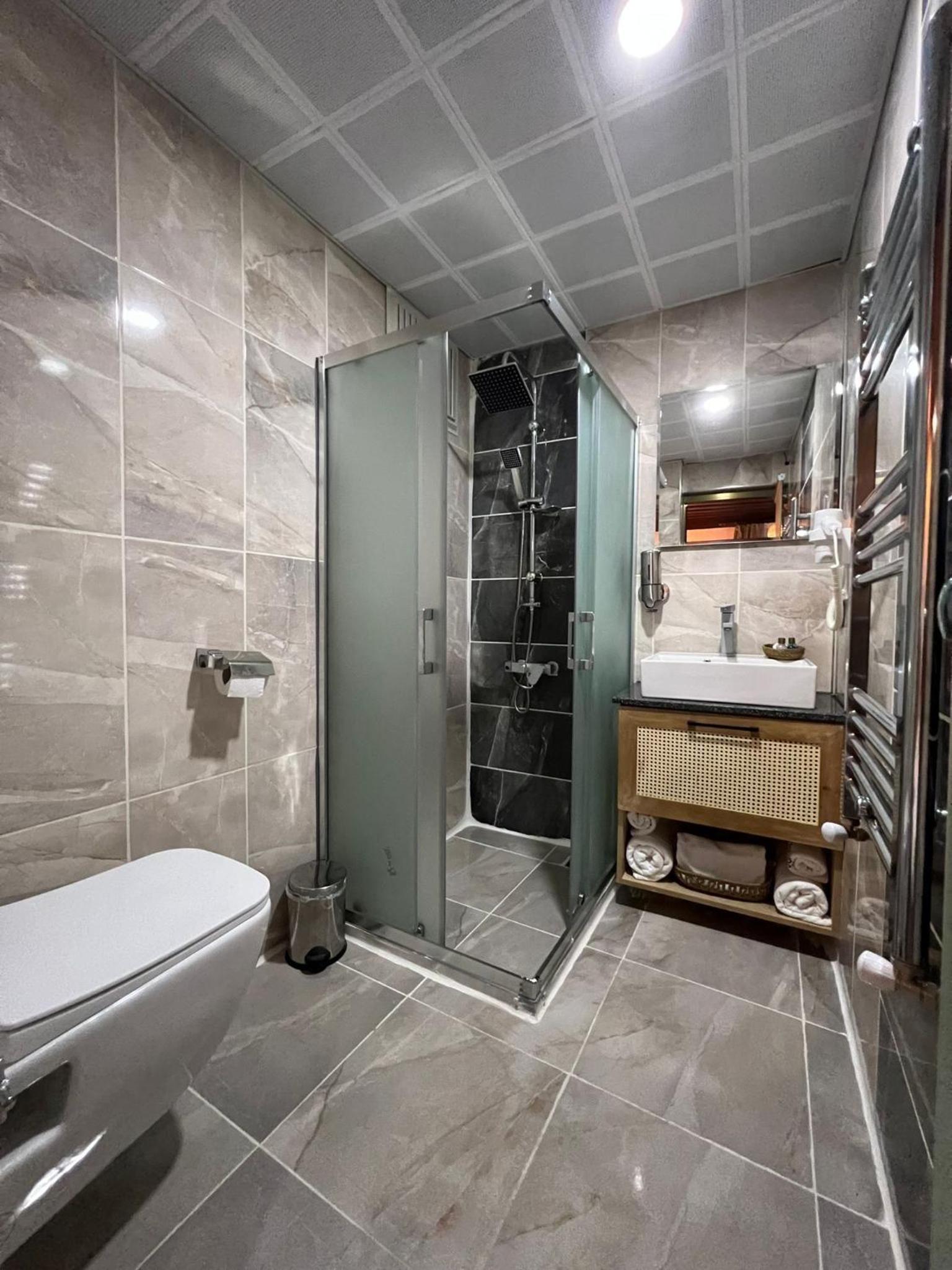 Budget Double Room photo 2