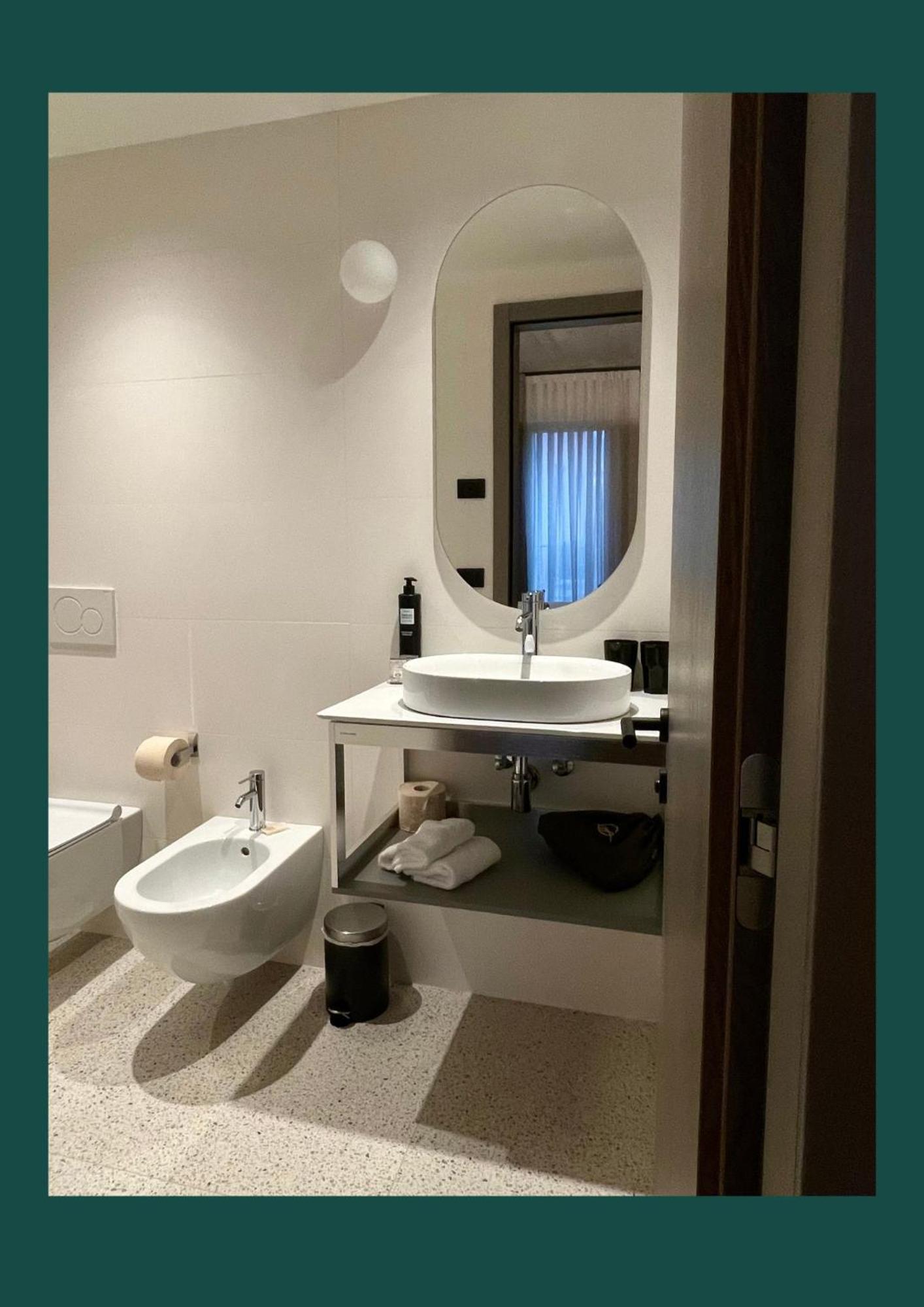 Double Room with Spa Bath photo 2