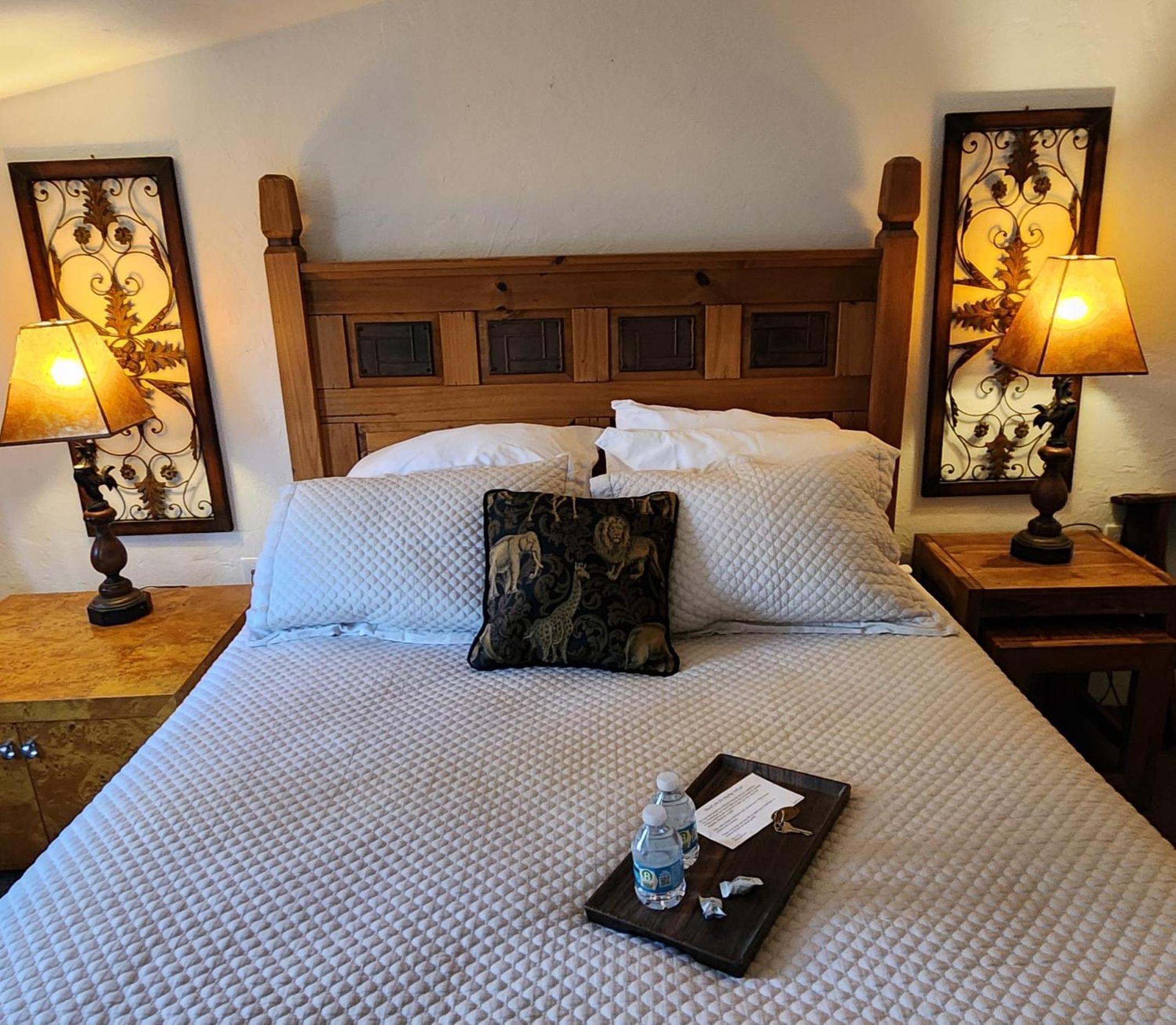 Queen Suite - Photo 13