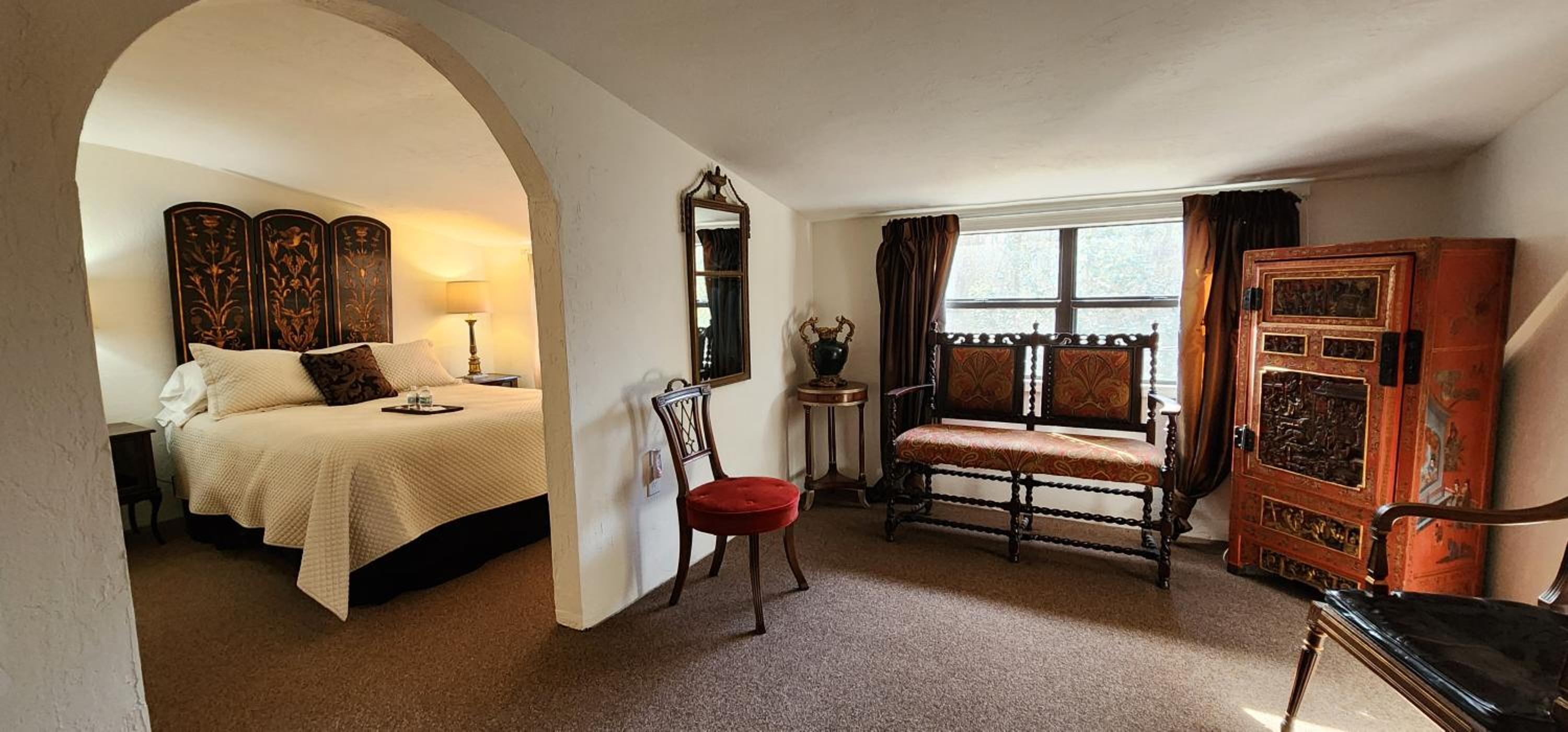 Queen Suite photo 2