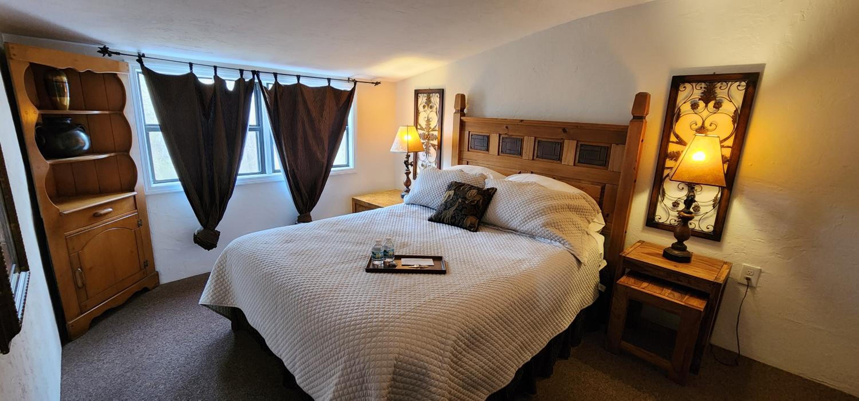 Queen Suite - Photo 19