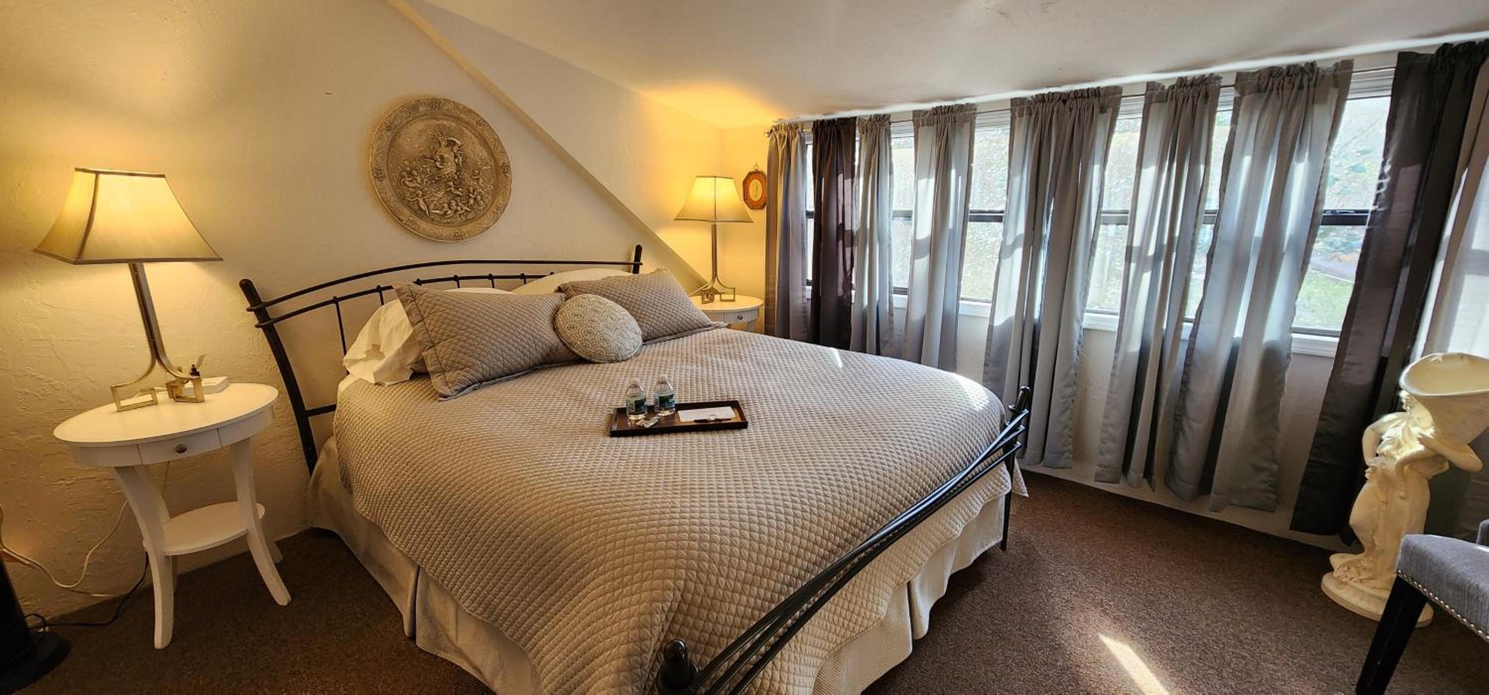 Queen Room photo 3