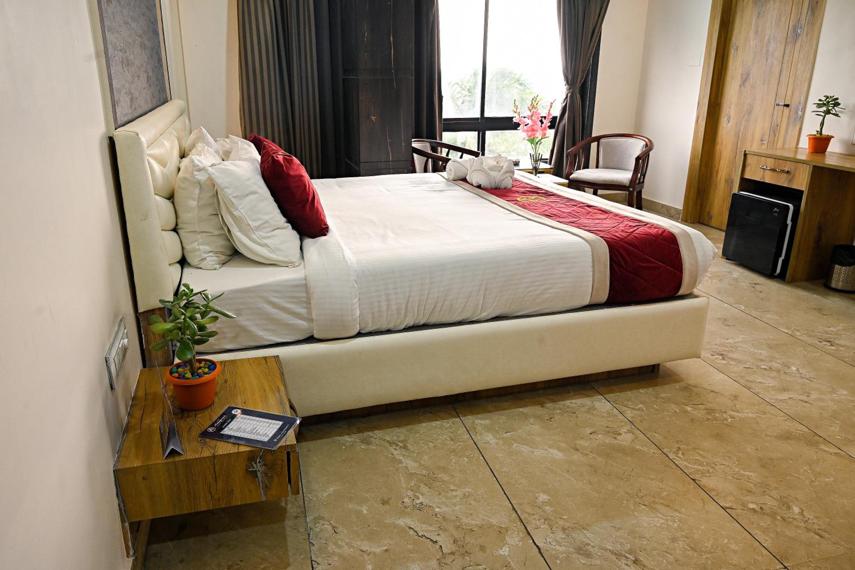 Deluxe Double Room - Photo 8