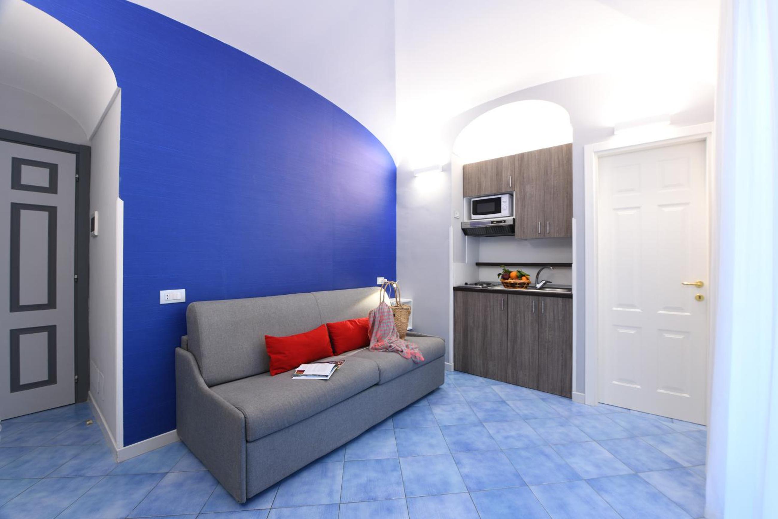One-Bedroom Apartment photo 2