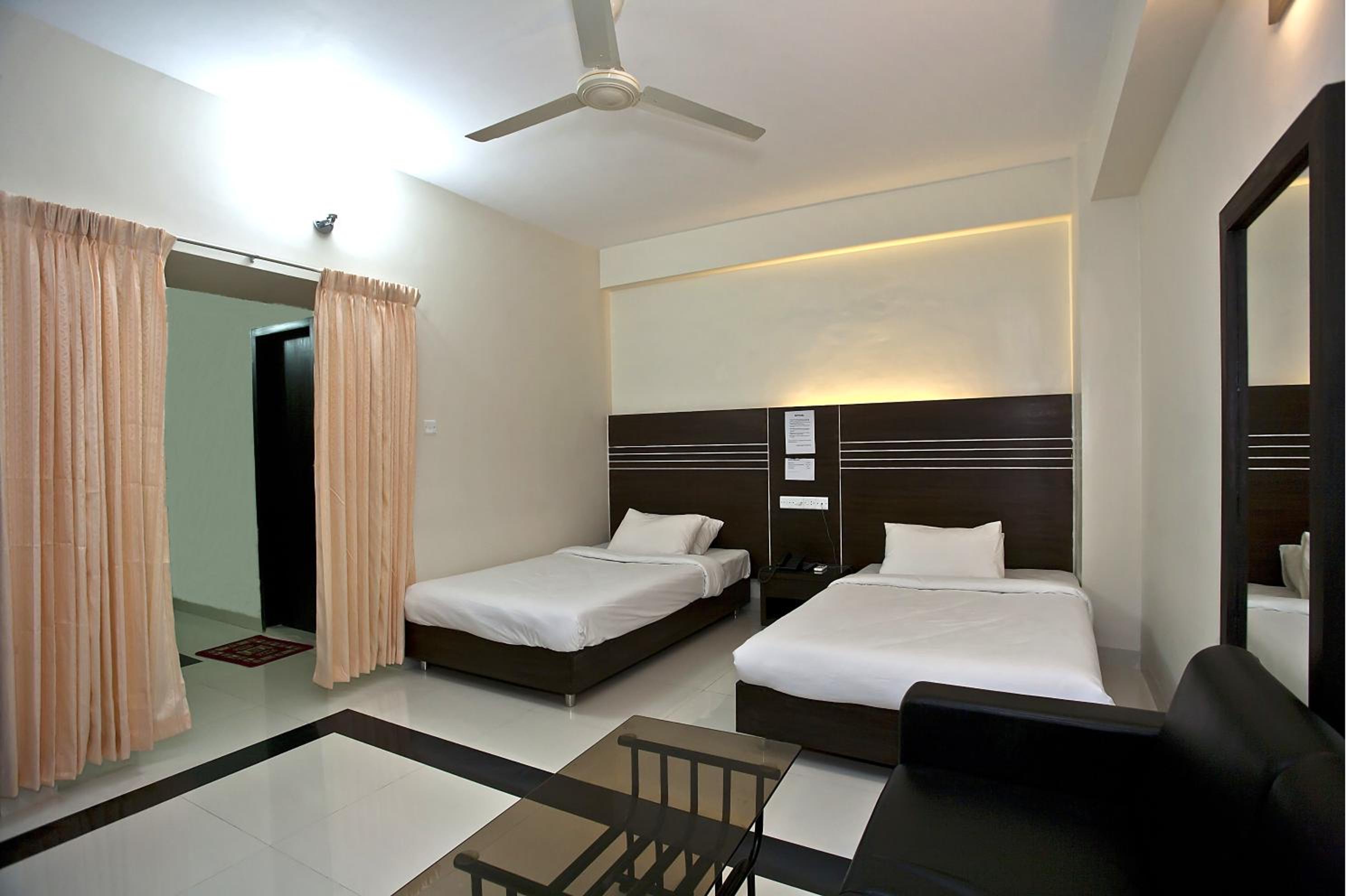 Superior Queen Room with Two Queen Beds photo 2