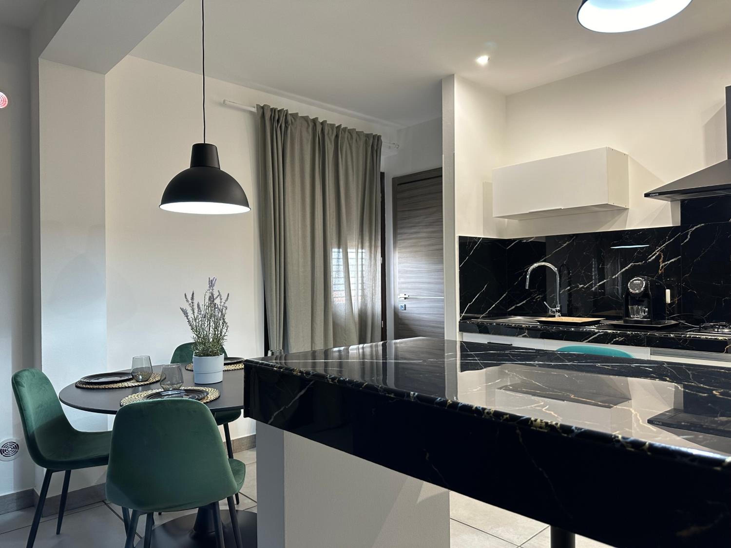 Deluxe Apartment photo 2