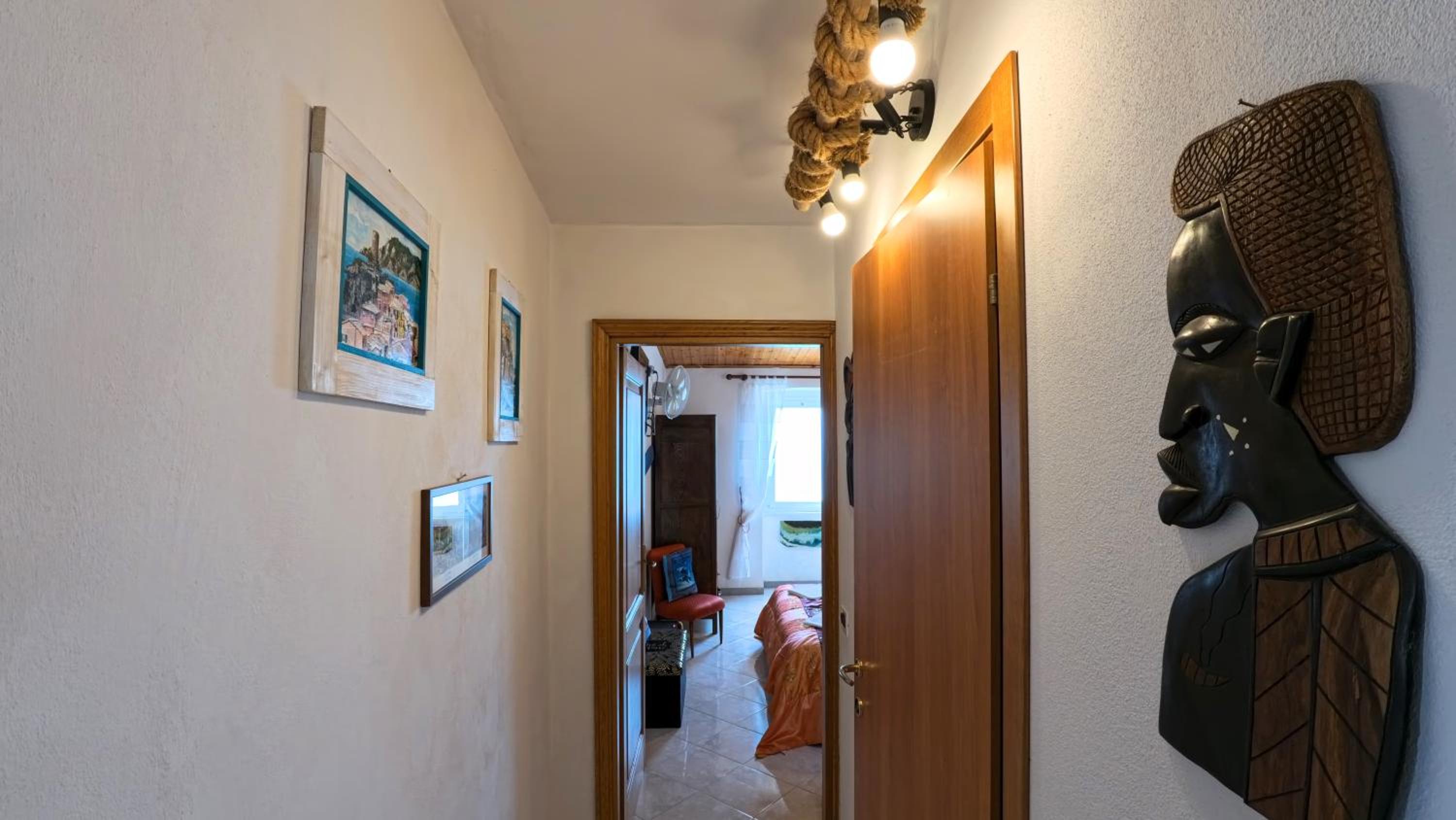 One-Bedroom House photo 1