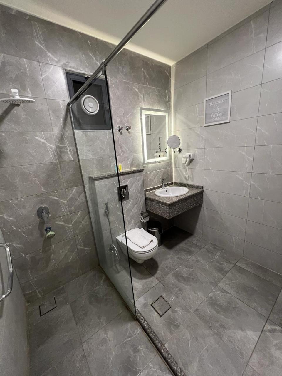 Deluxe Family Room - Photo 6