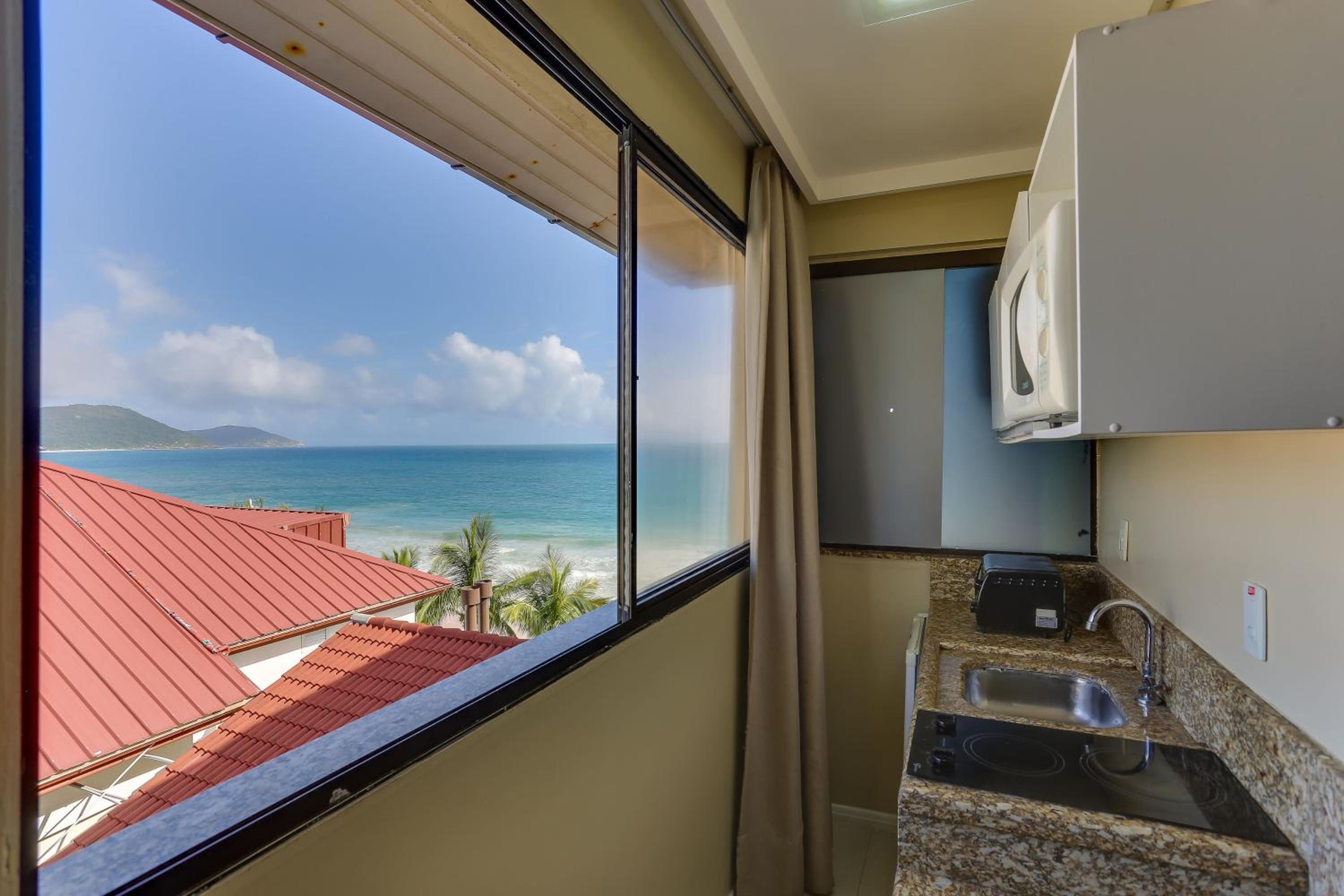 Double Room with Side Sea View - Photo 4