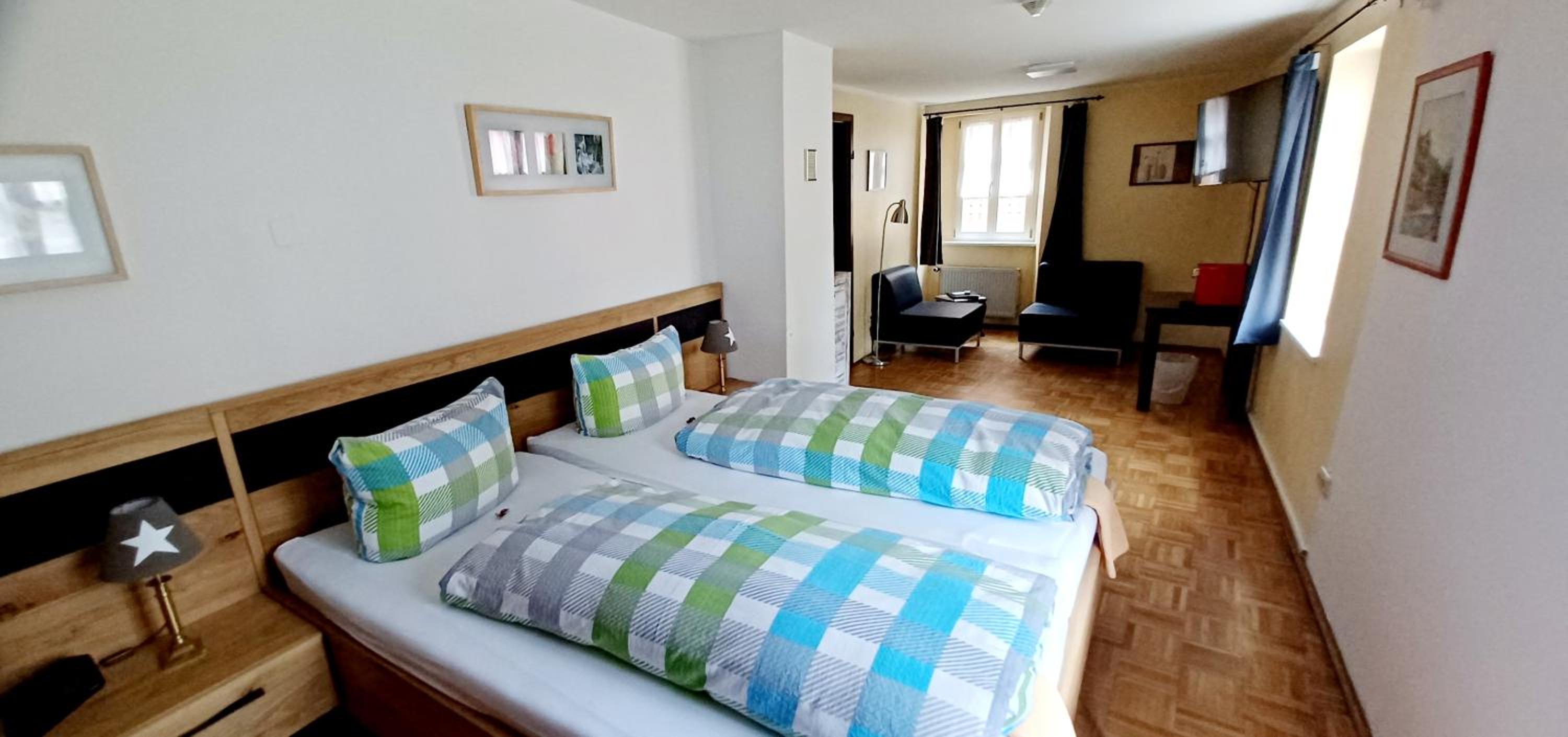 Standard Double Room - Photo 7