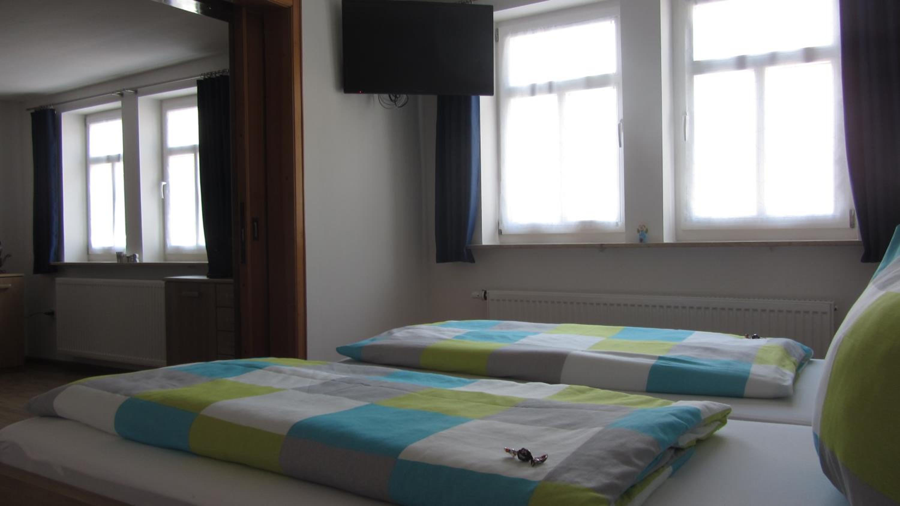 Standard Double Room - Photo 3