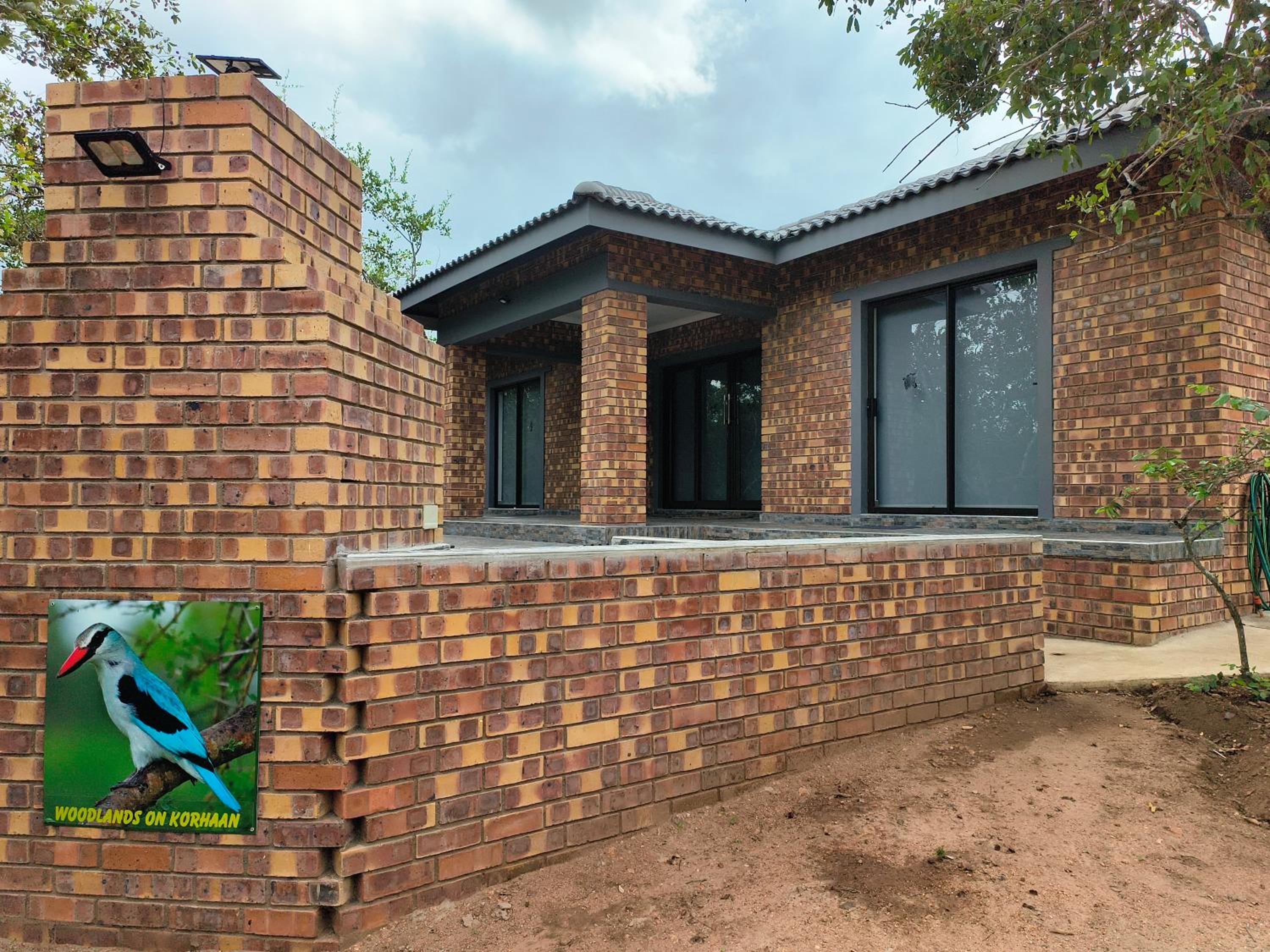Three-Bedroom House photo 3