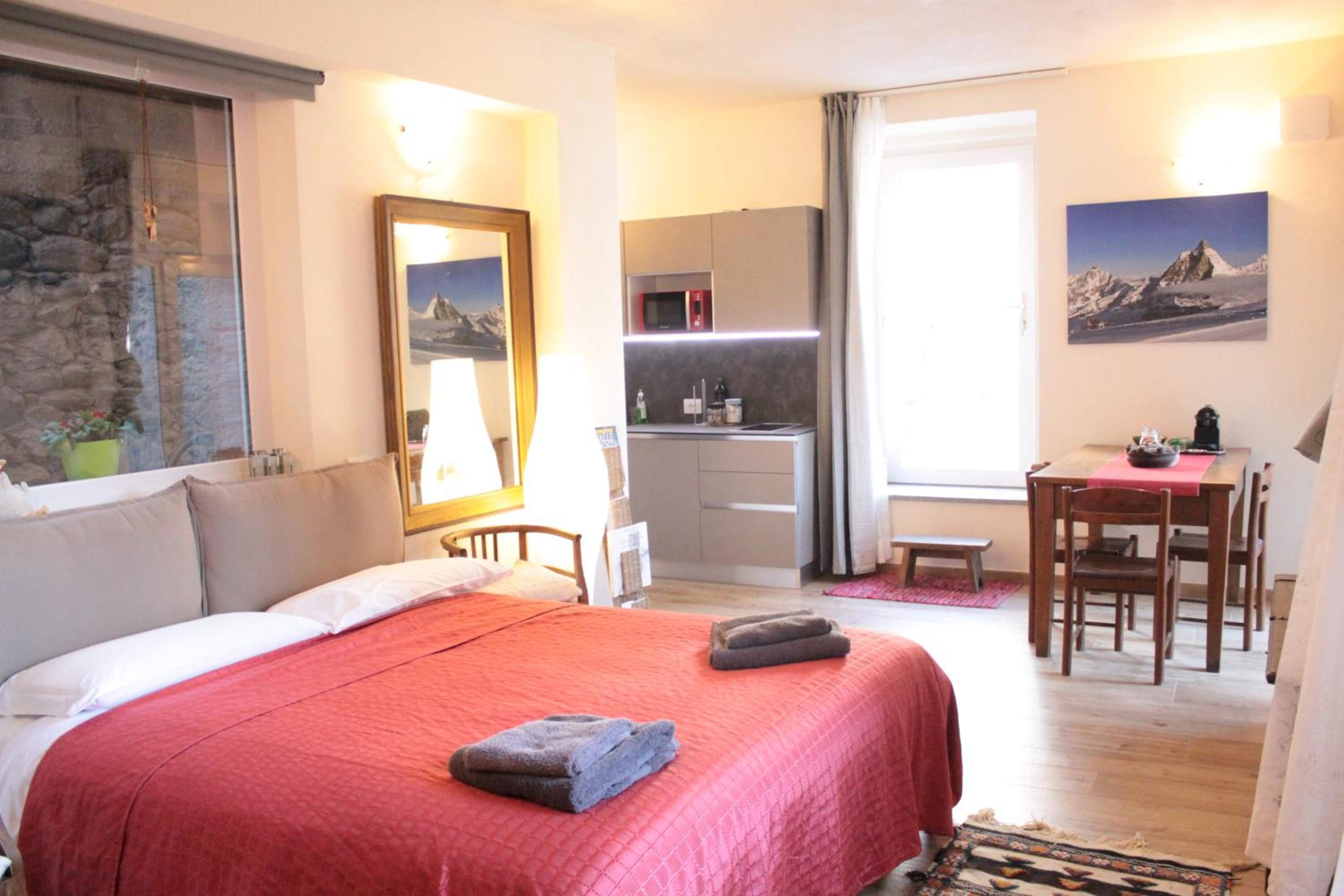 One-Bedroom Apartment