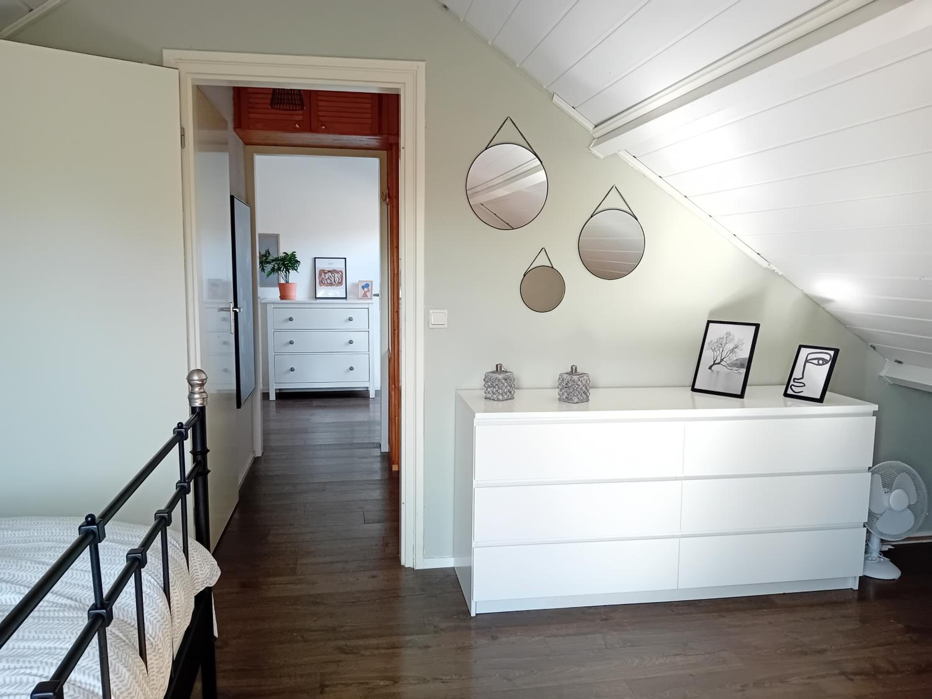 Three-Bedroom House photo 3