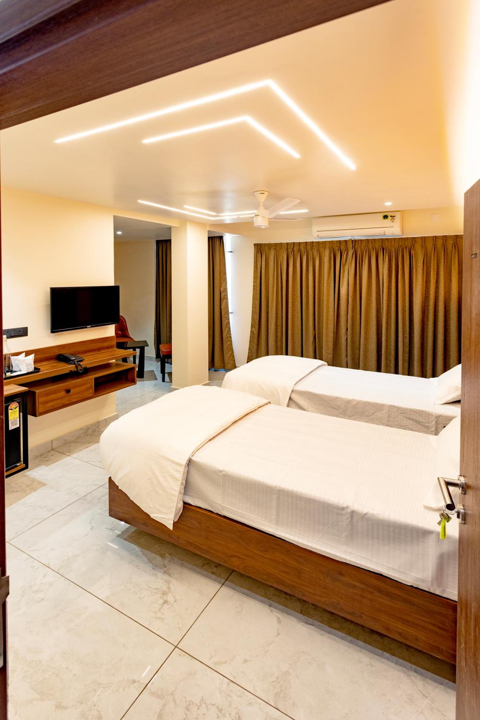 Deluxe Double or Twin Room photo 2
