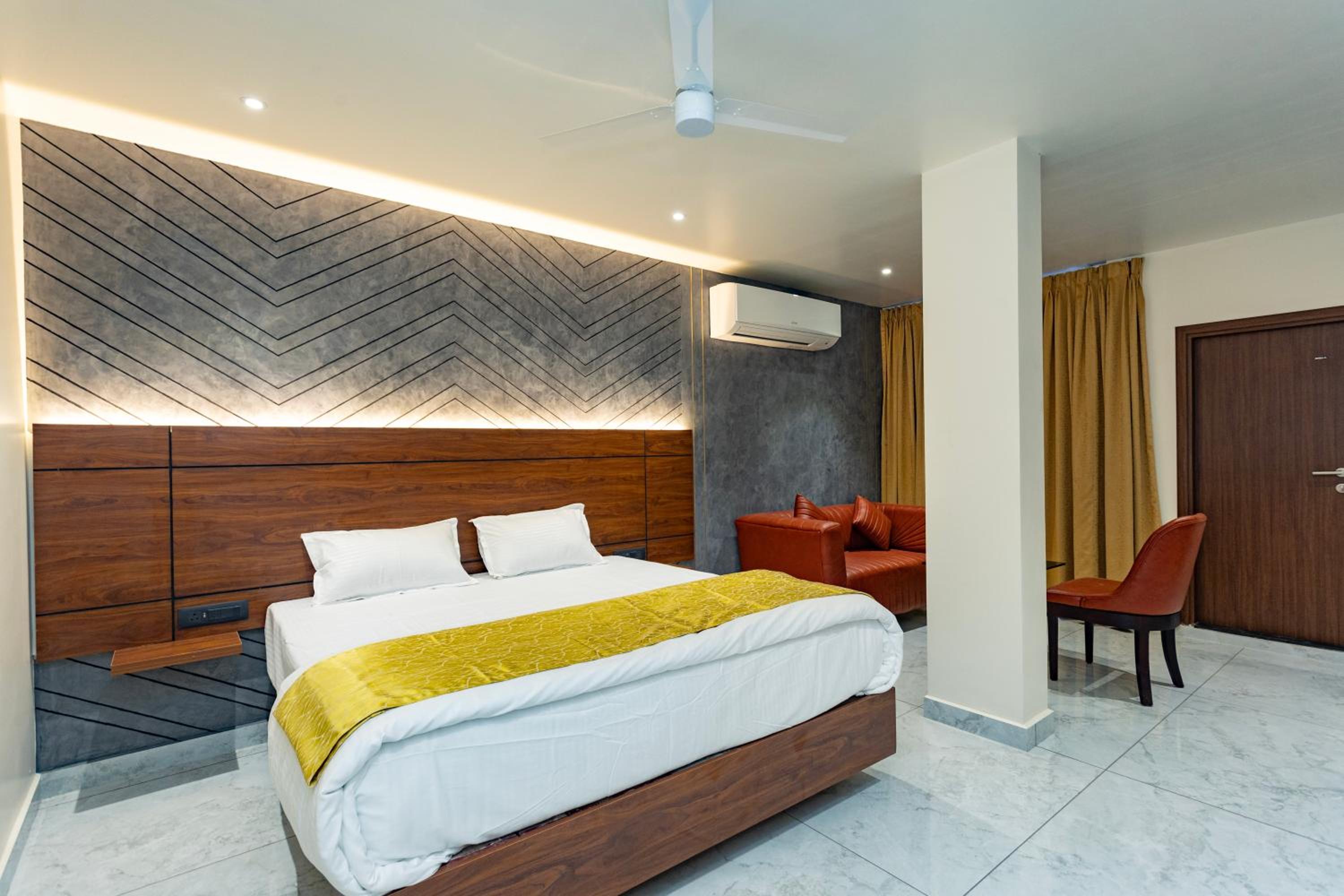 Suite with Balcony photo 1
