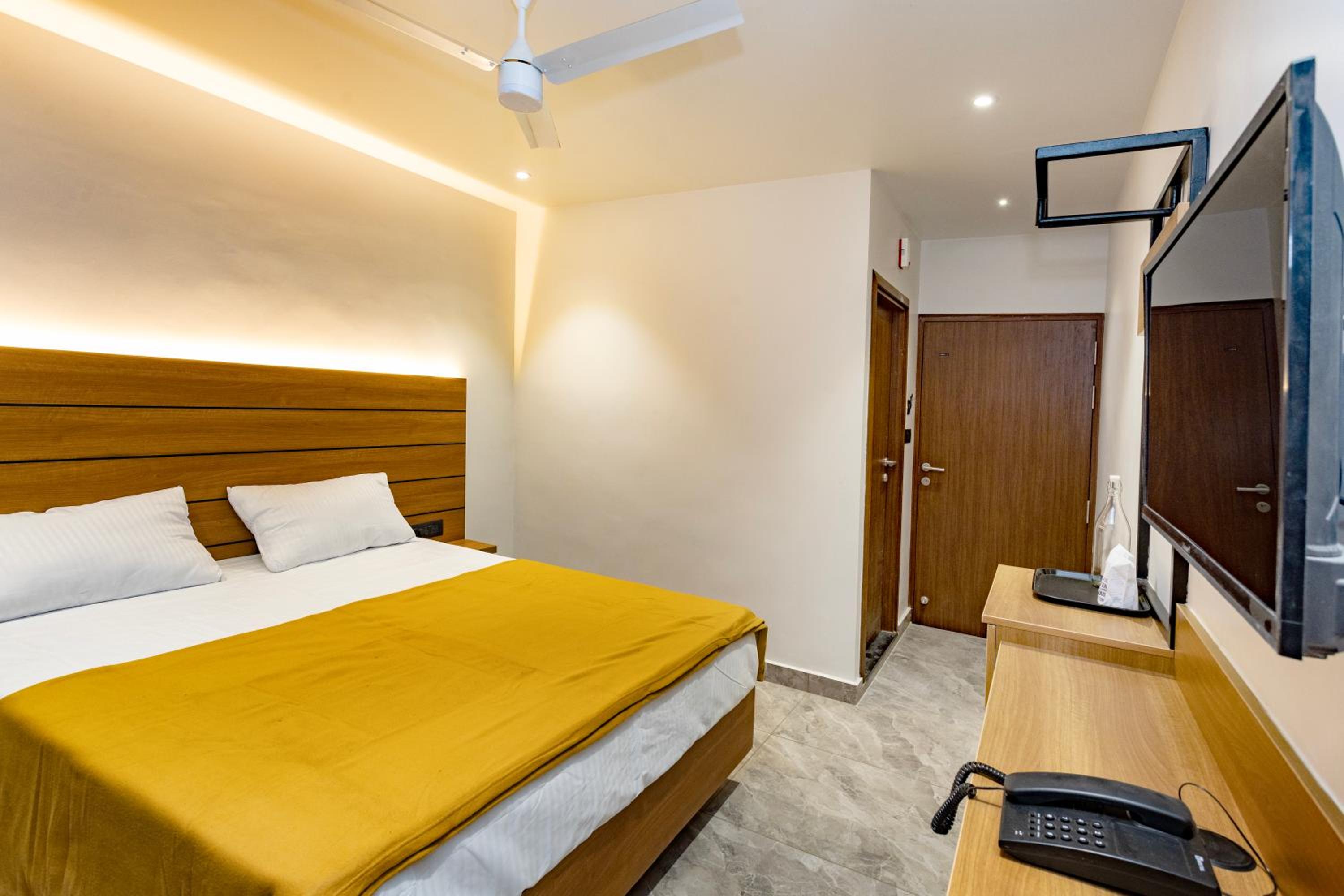 Budget Double Room photo 3