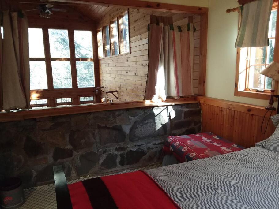 Three-Bedroom House photo 2