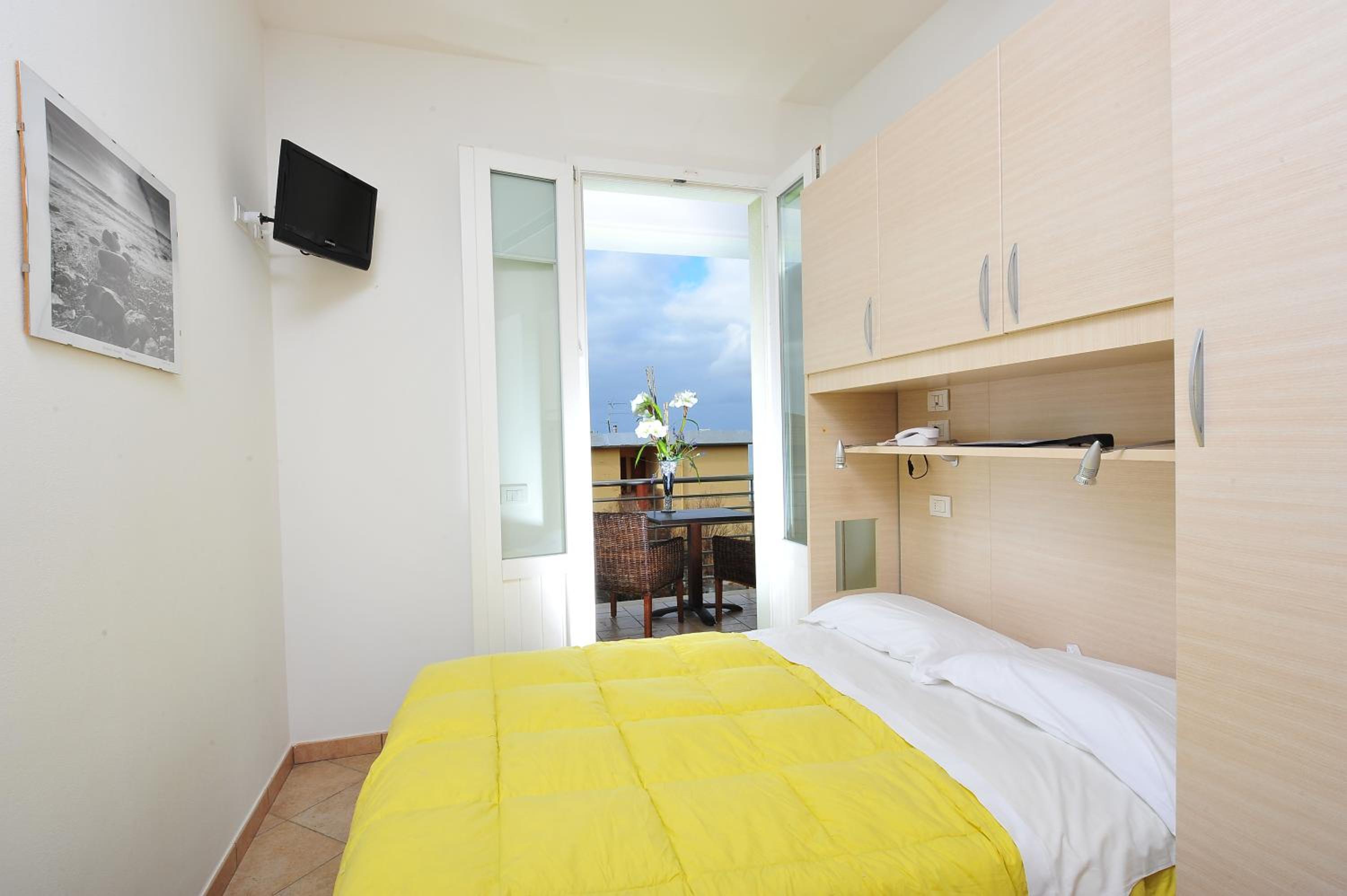 Economy Double Room with Sea View photo 2