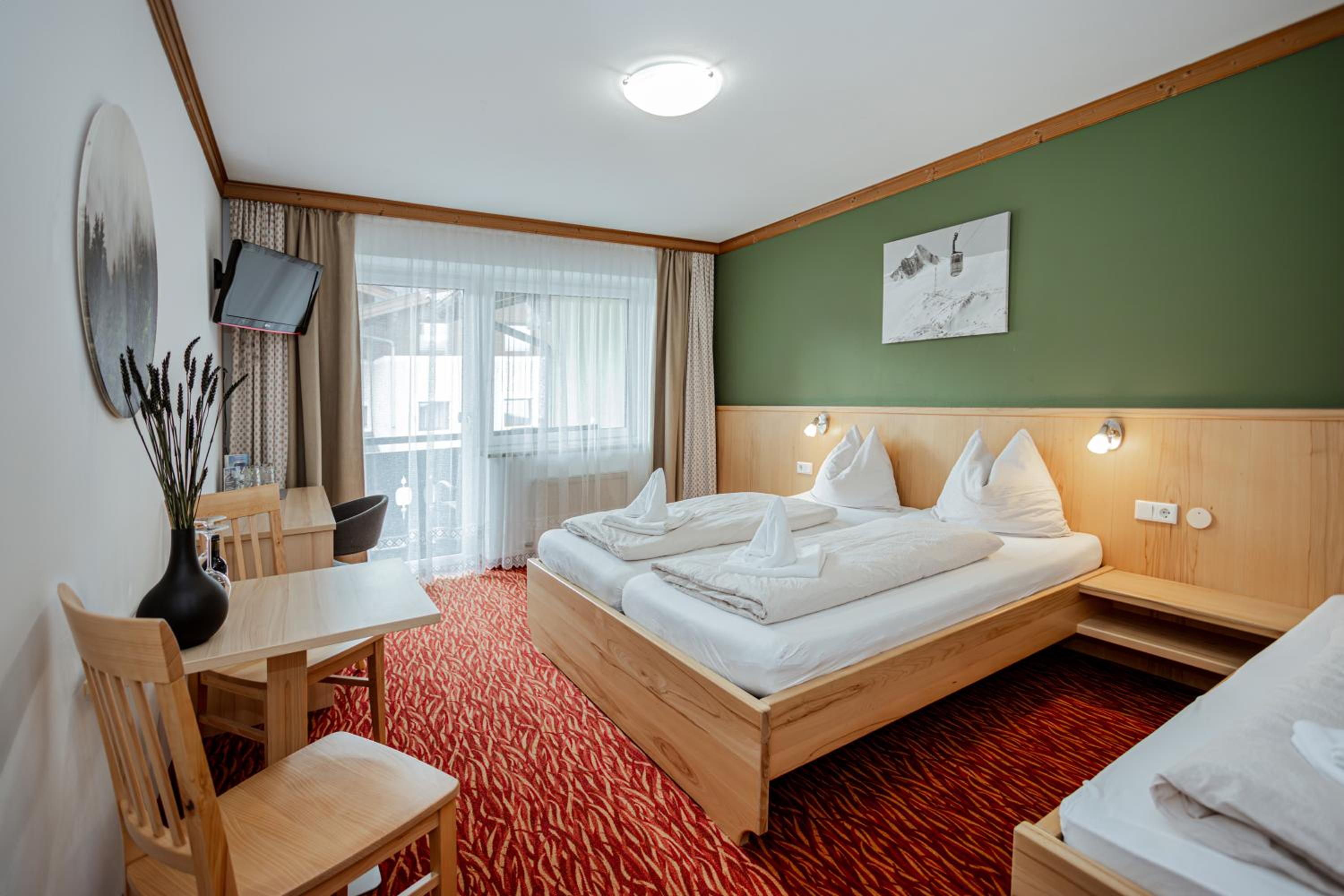 Triple Room with Balcony photo 3