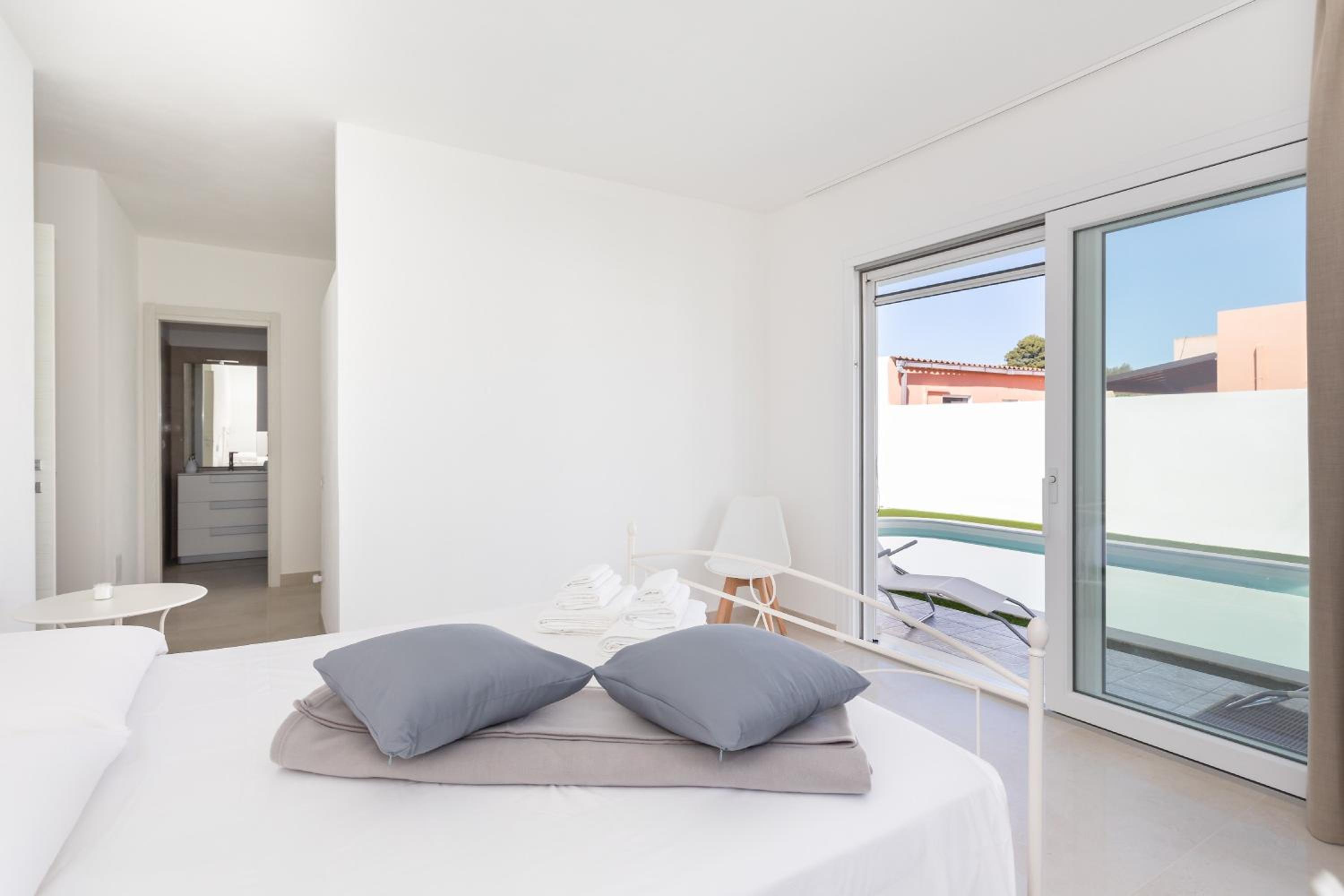 Double Room with Pool View