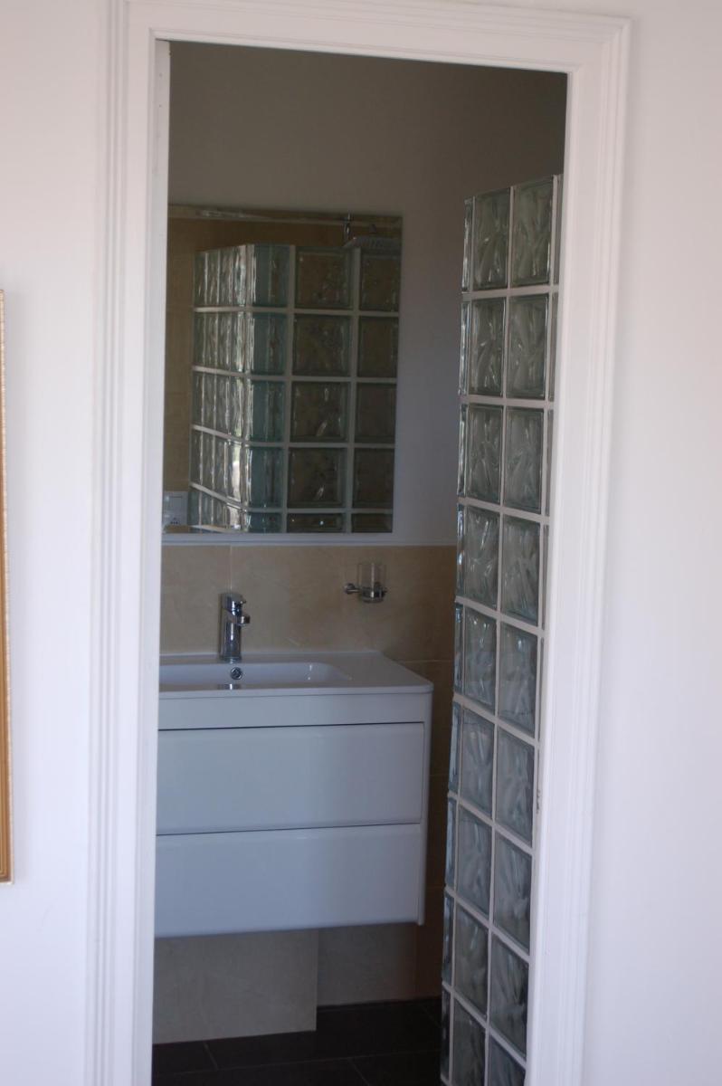 Double or Twin Room ensuite Bathroom photo 2