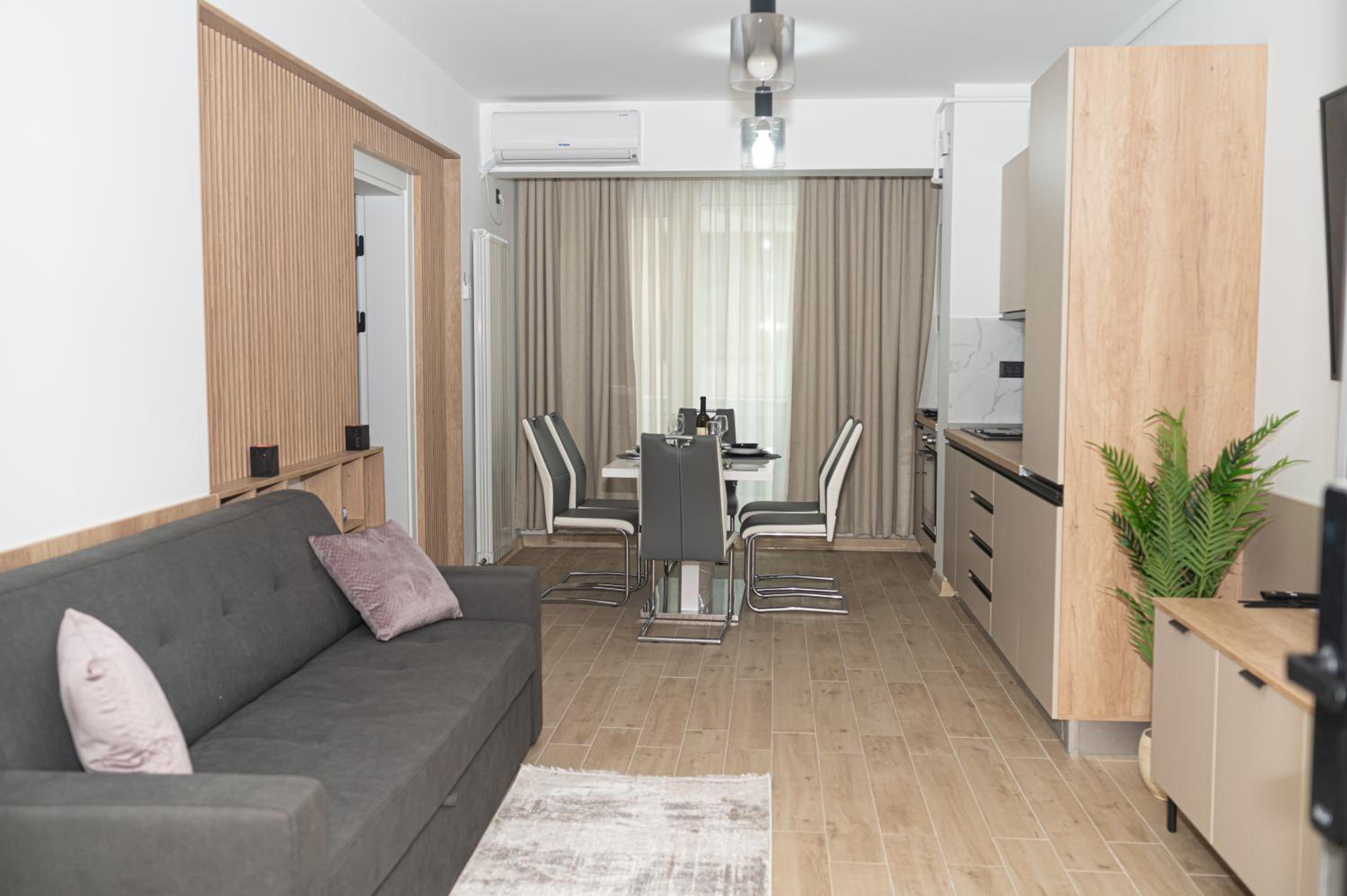 One-Bedroom Apartment photo 1