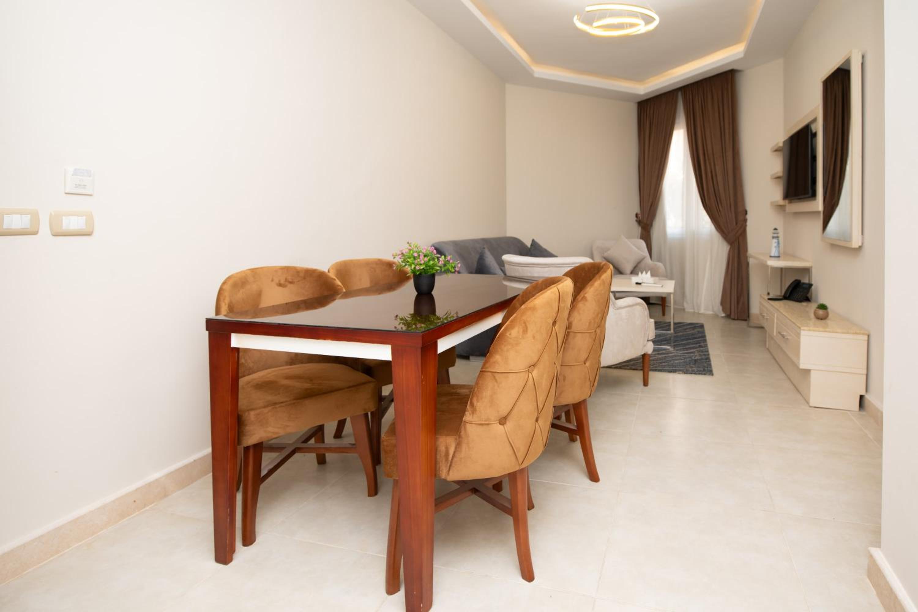 Two-Bedroom Suite Aqua Pool - Photo 10