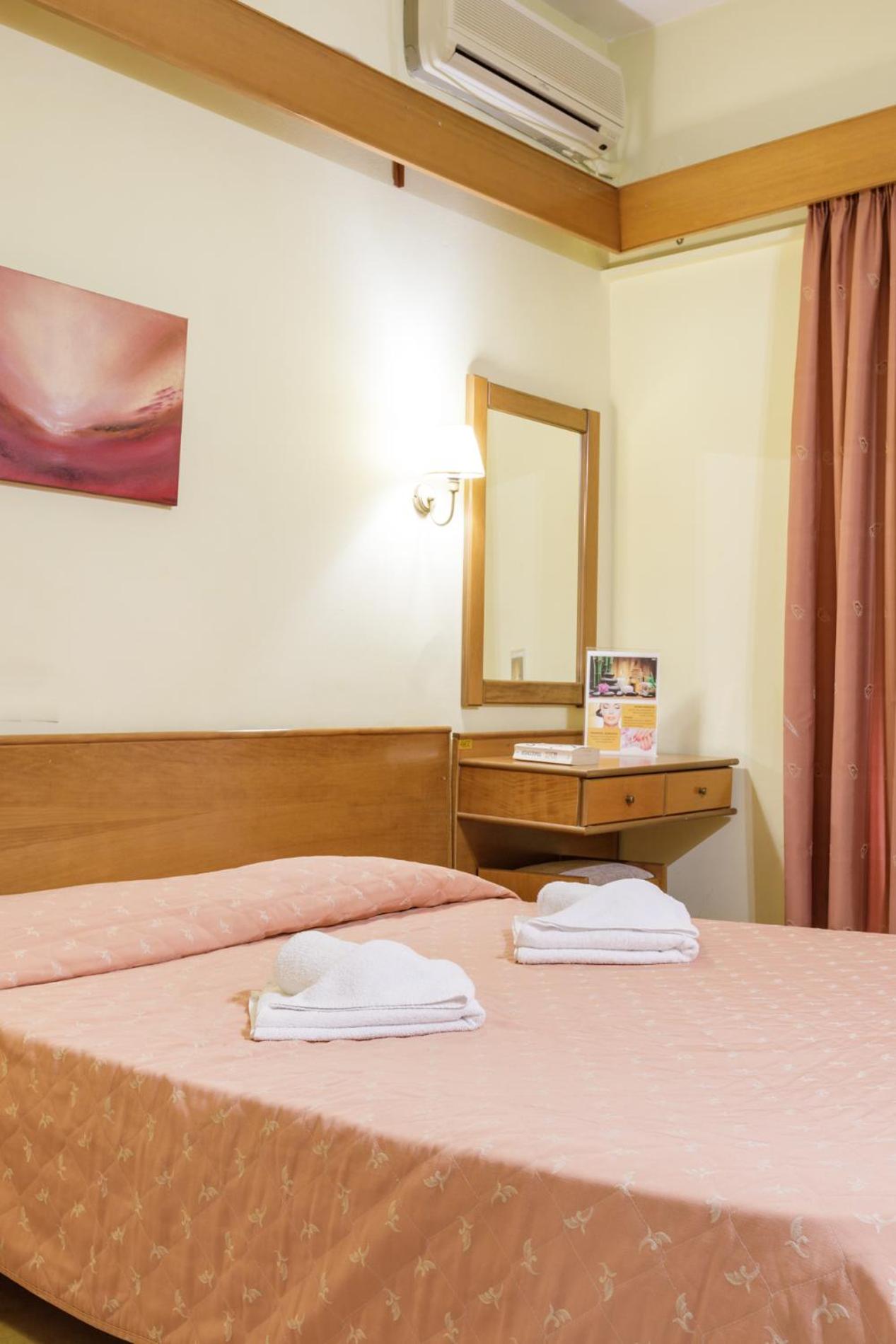 Double or Twin Room - Photo 14