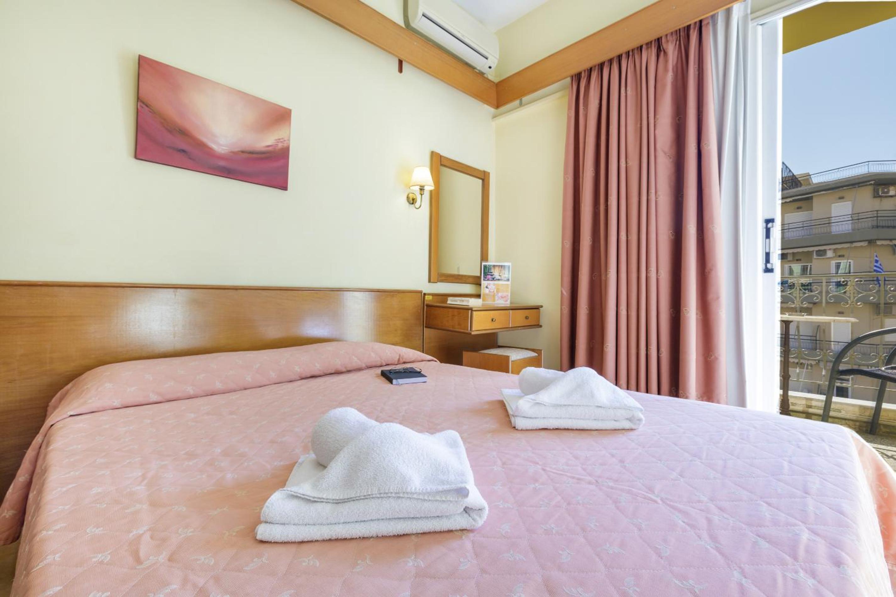Double or Twin Room - Photo 2
