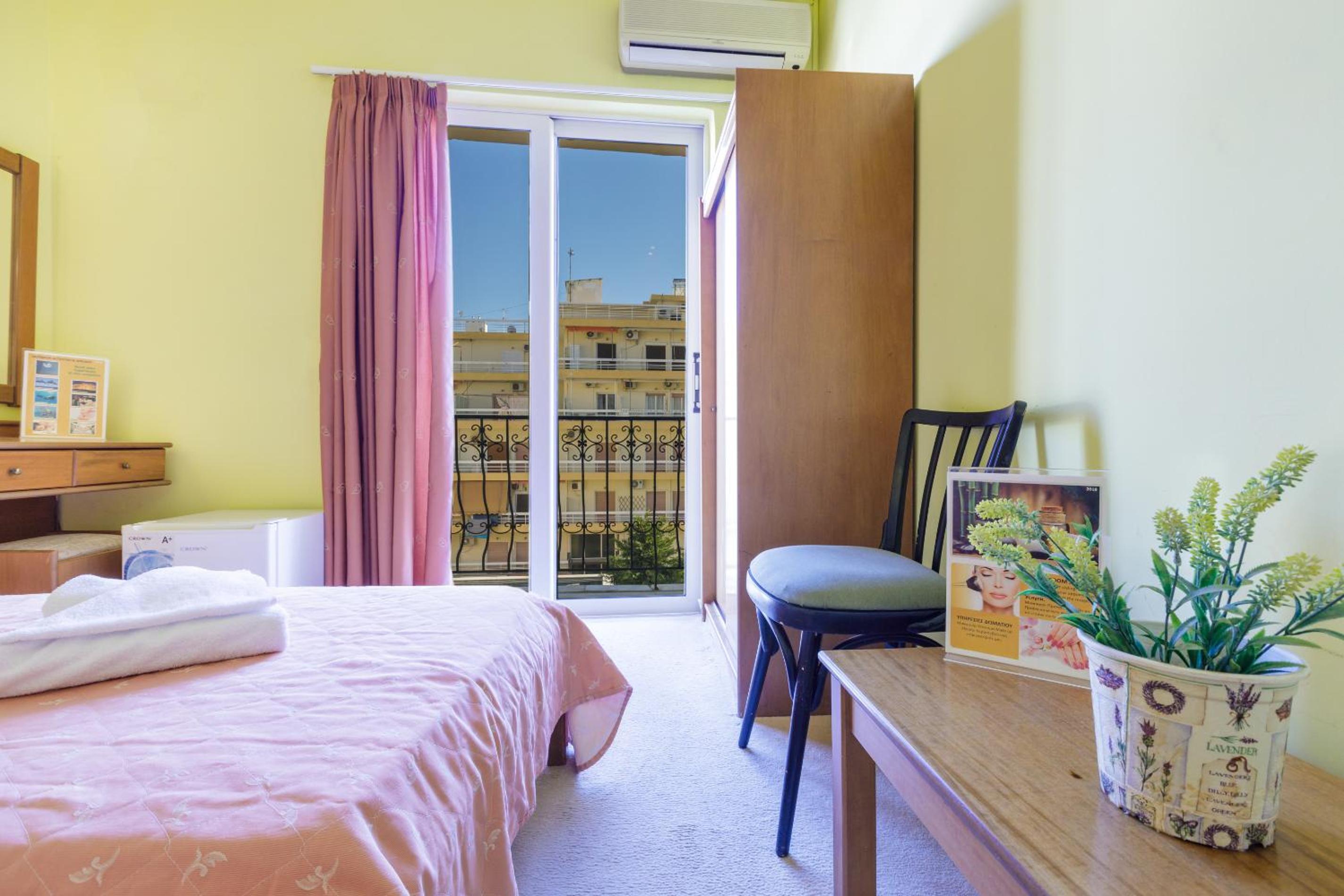 Standard Twin Room - Photo 3