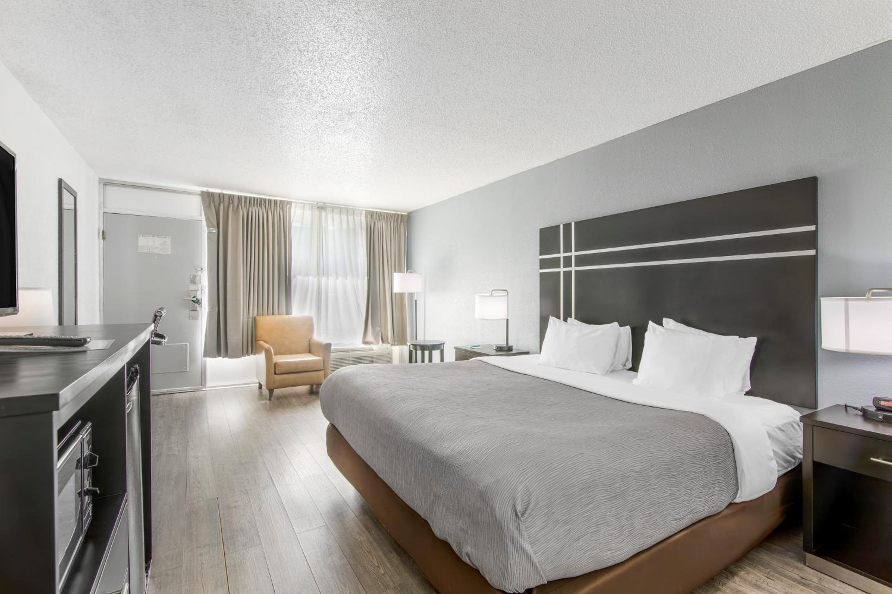 King Room - Accessible/Non-Smoking
