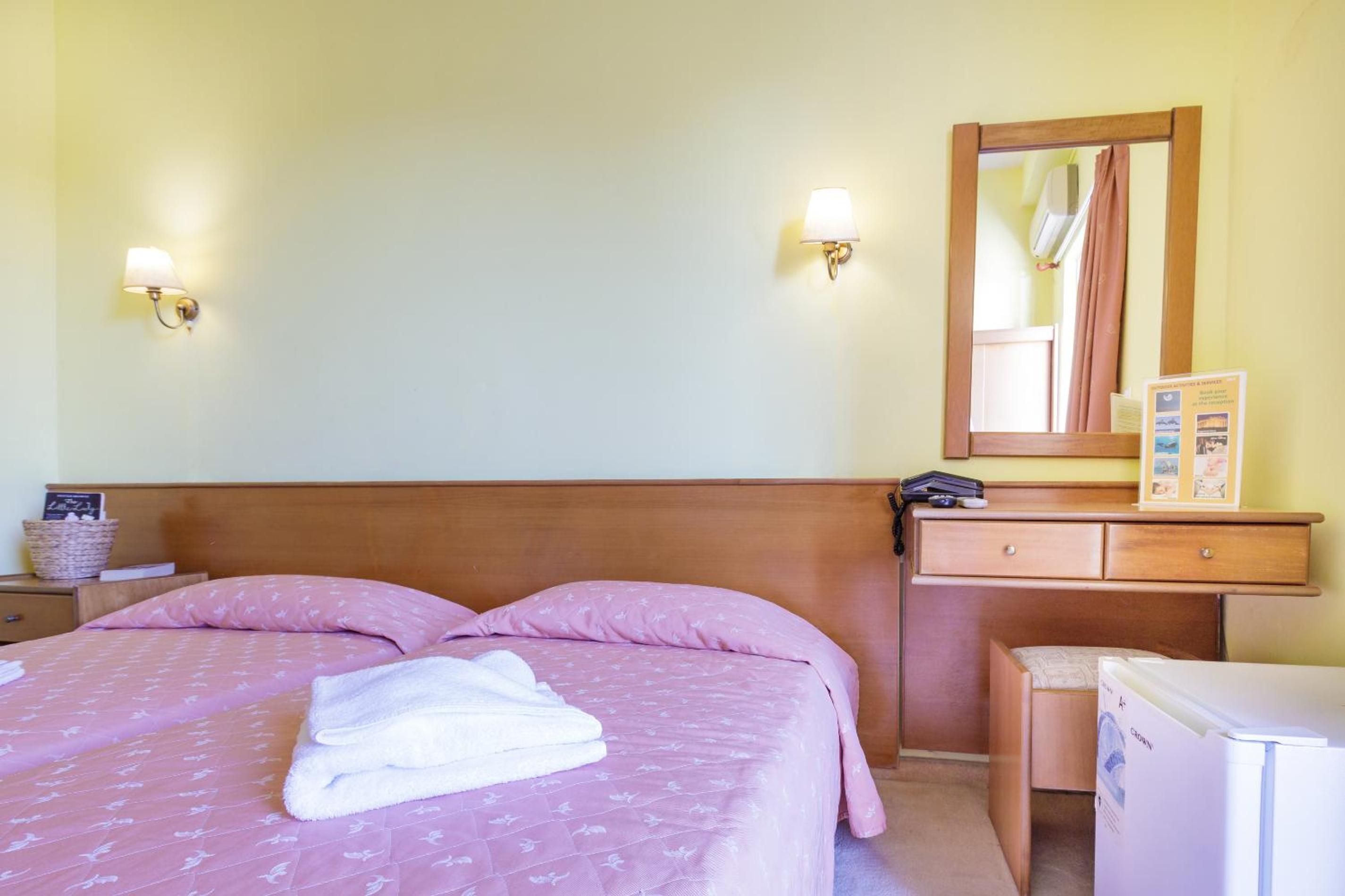 Standard Twin Room - Photo 6